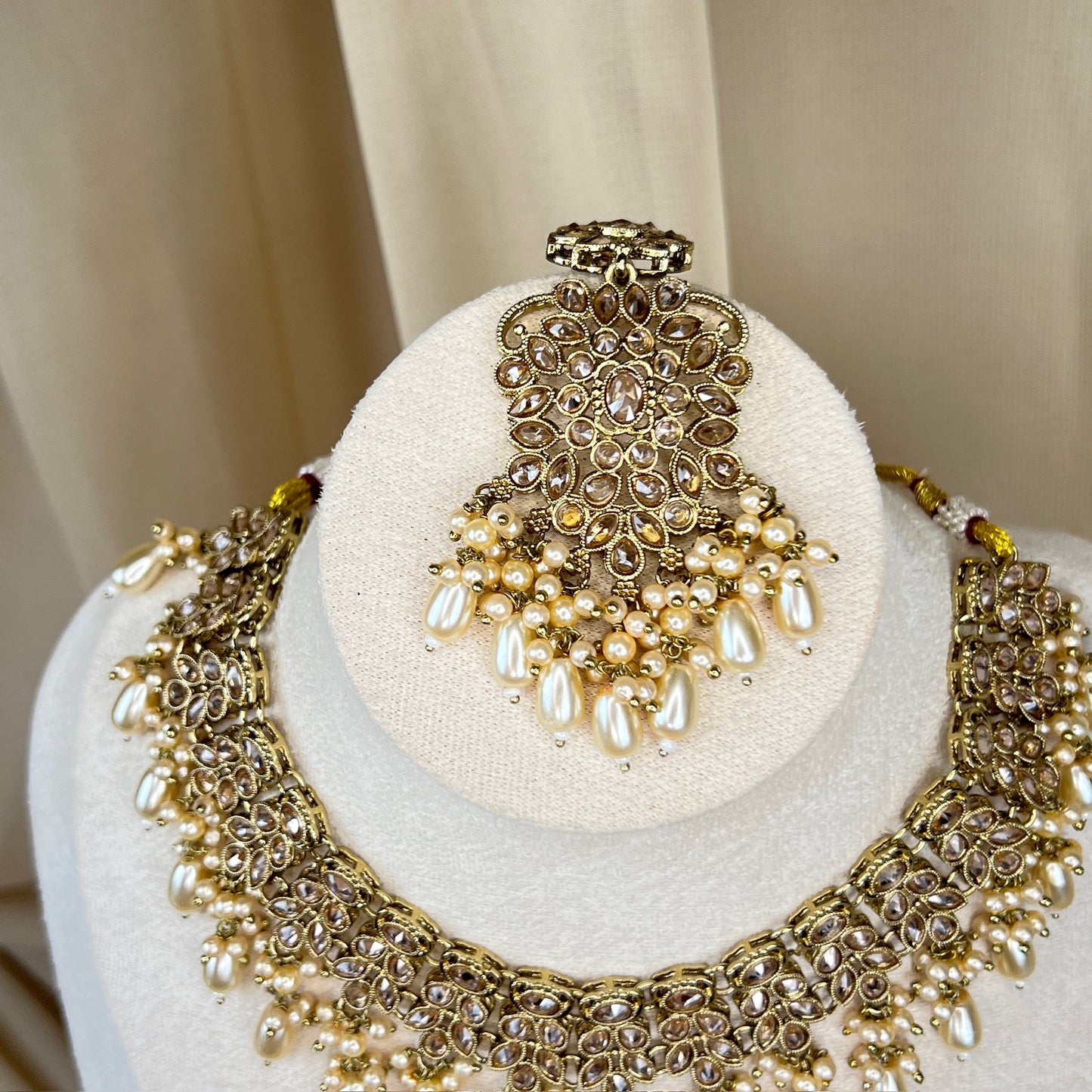 Necklace Set w/Earrings & Tikka