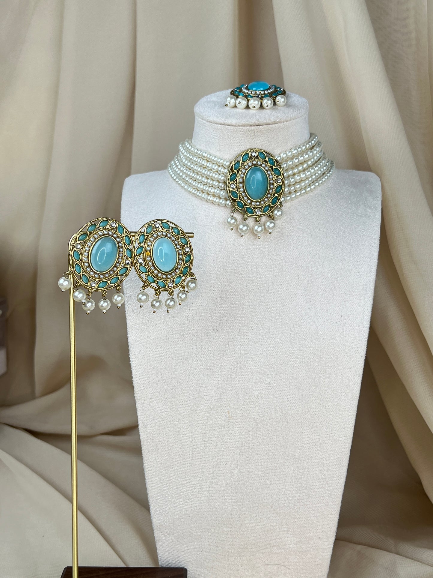 Elegant Pearl Choker Set
