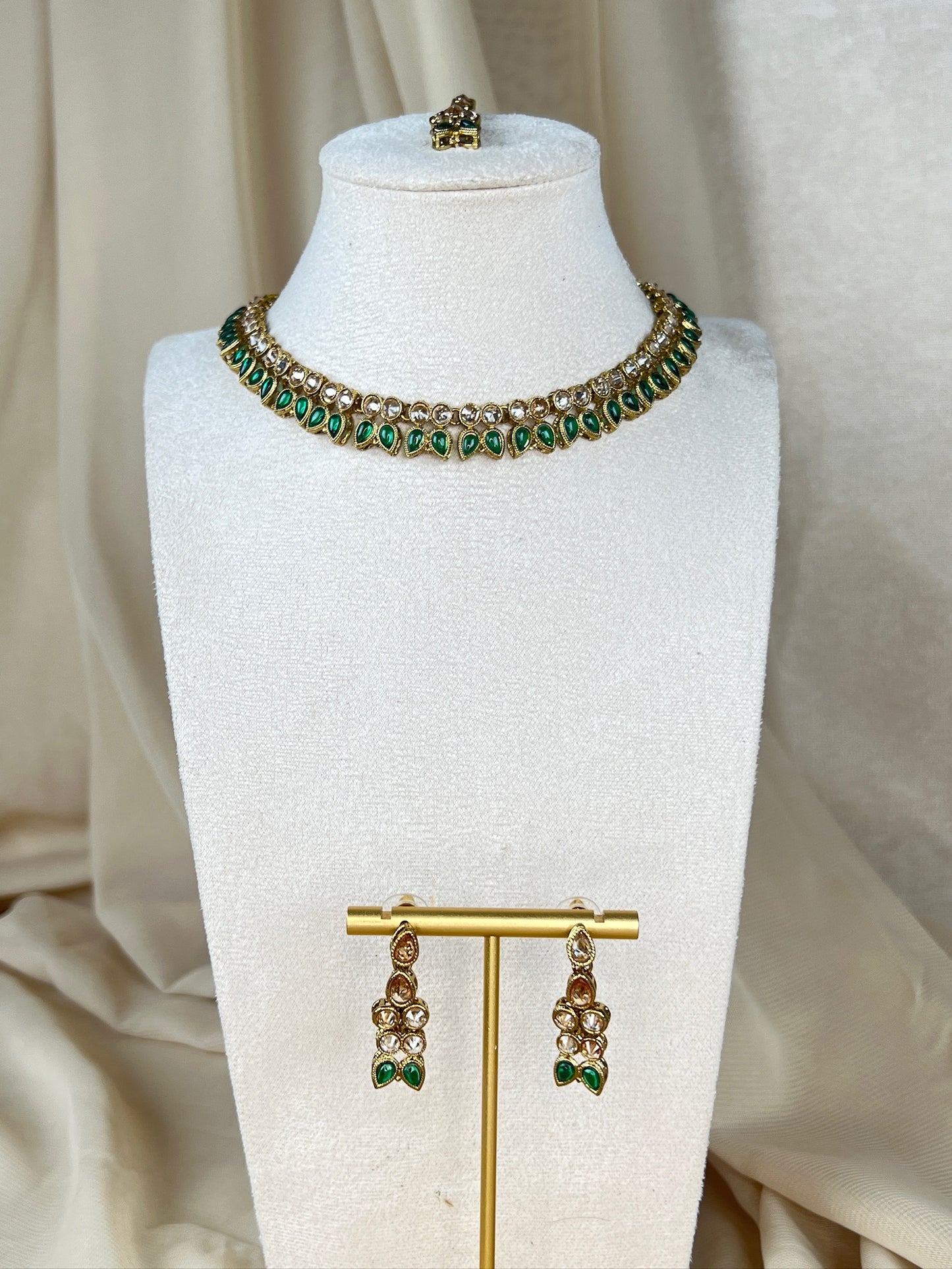 Dainty Choker Set