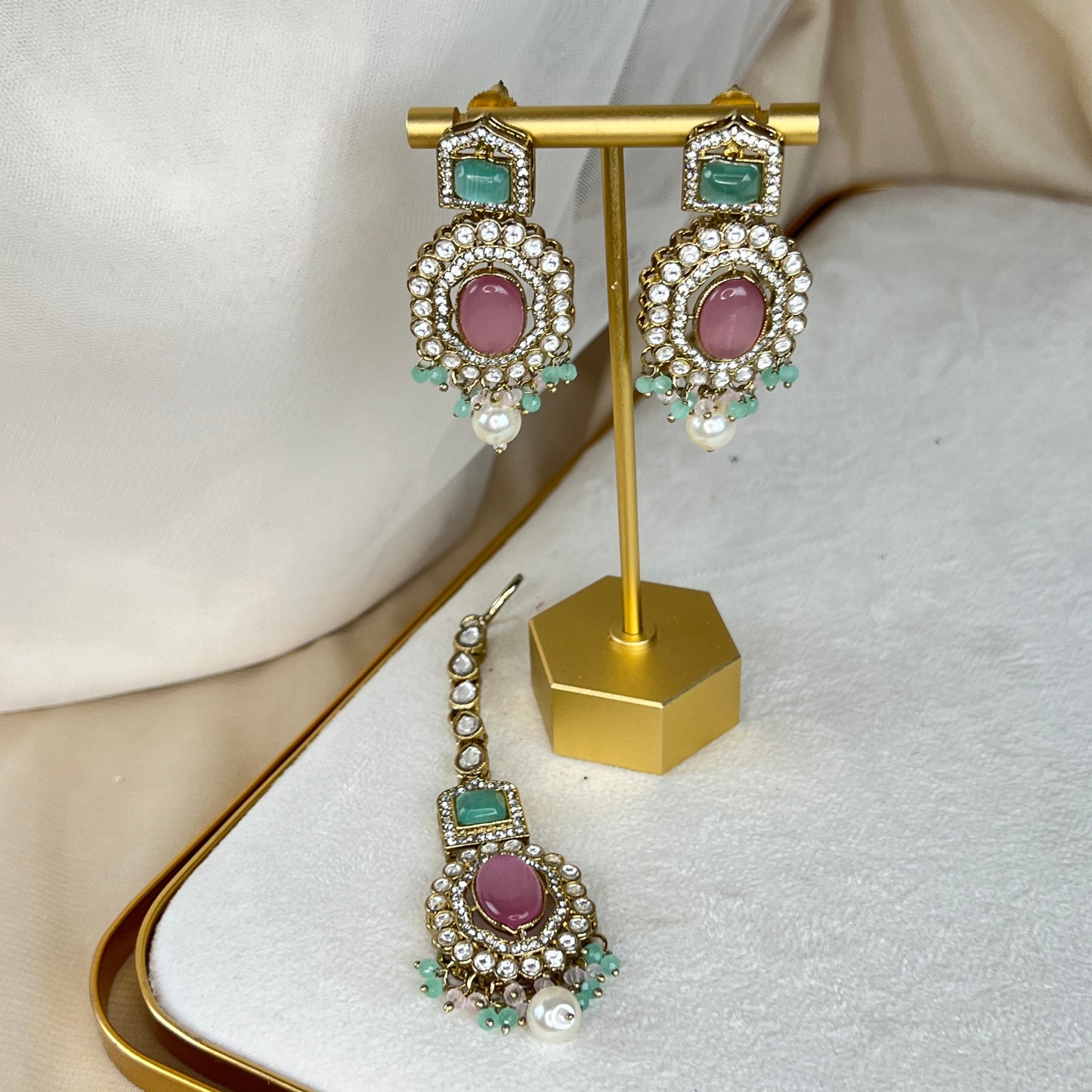 Victorian White Gold Kundan Semi Bridal Set