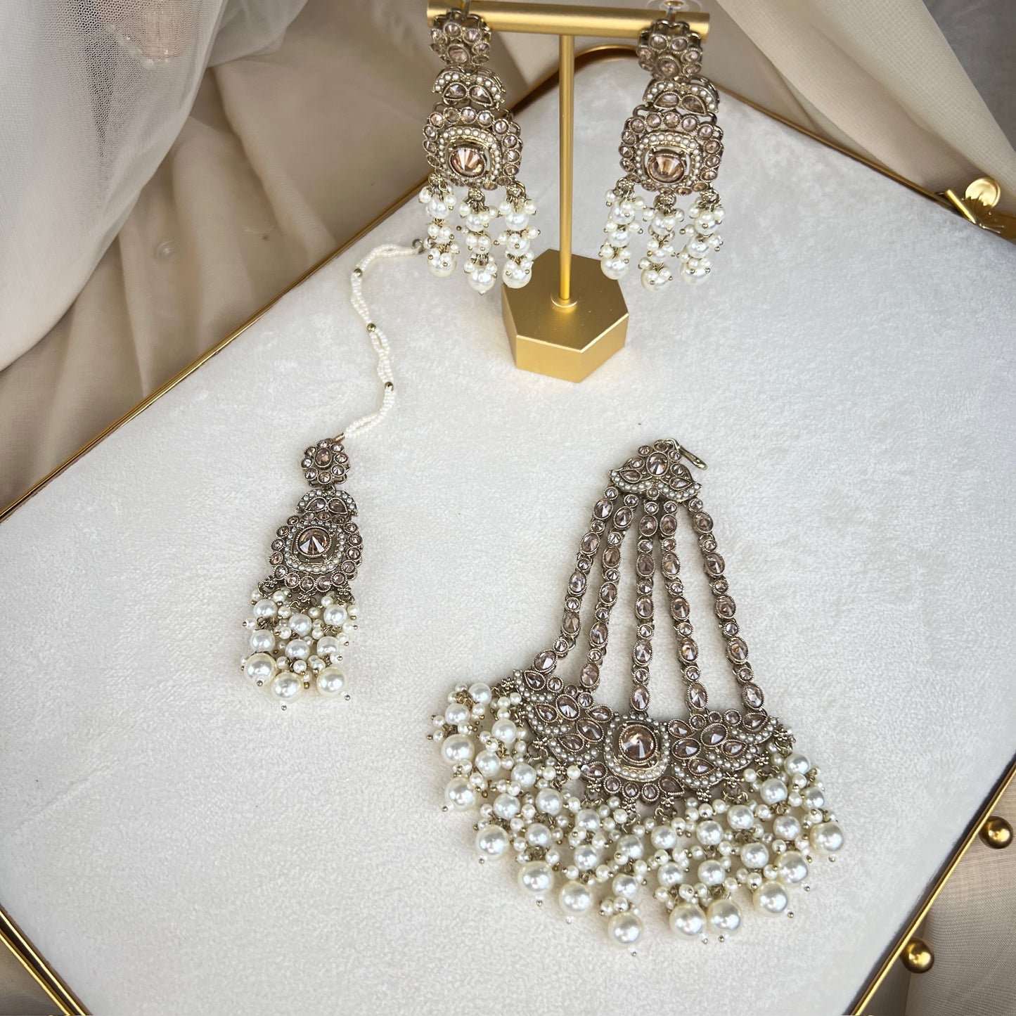 Pearl Semi Bridal Choker Set w/Jhoomar