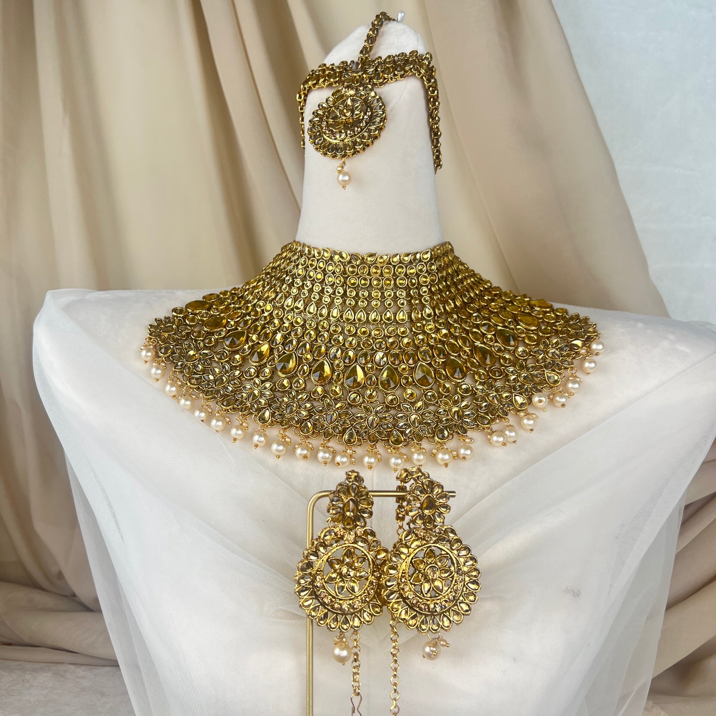 Budget Friendly Semi Bridal Set