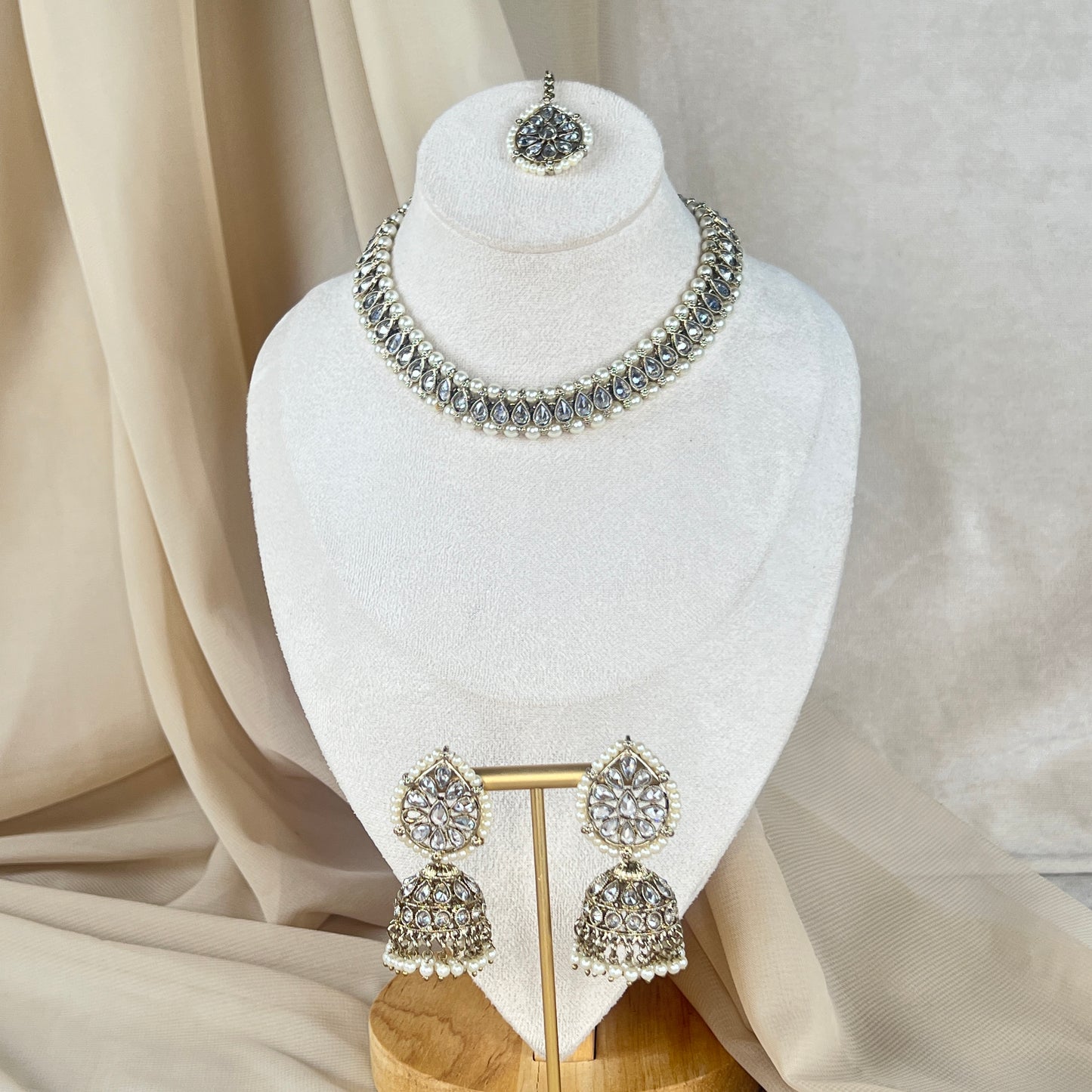 Dainty Necklace | Choker set w/Jhumka Earrings