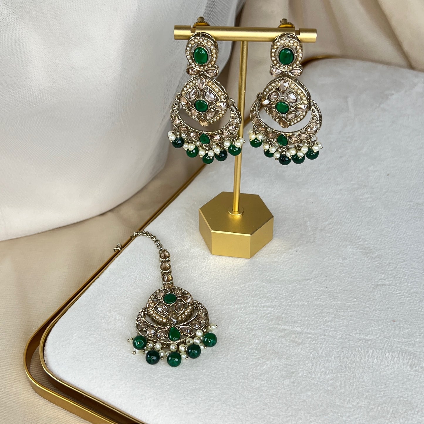 Large Semi Bridal Choker Set