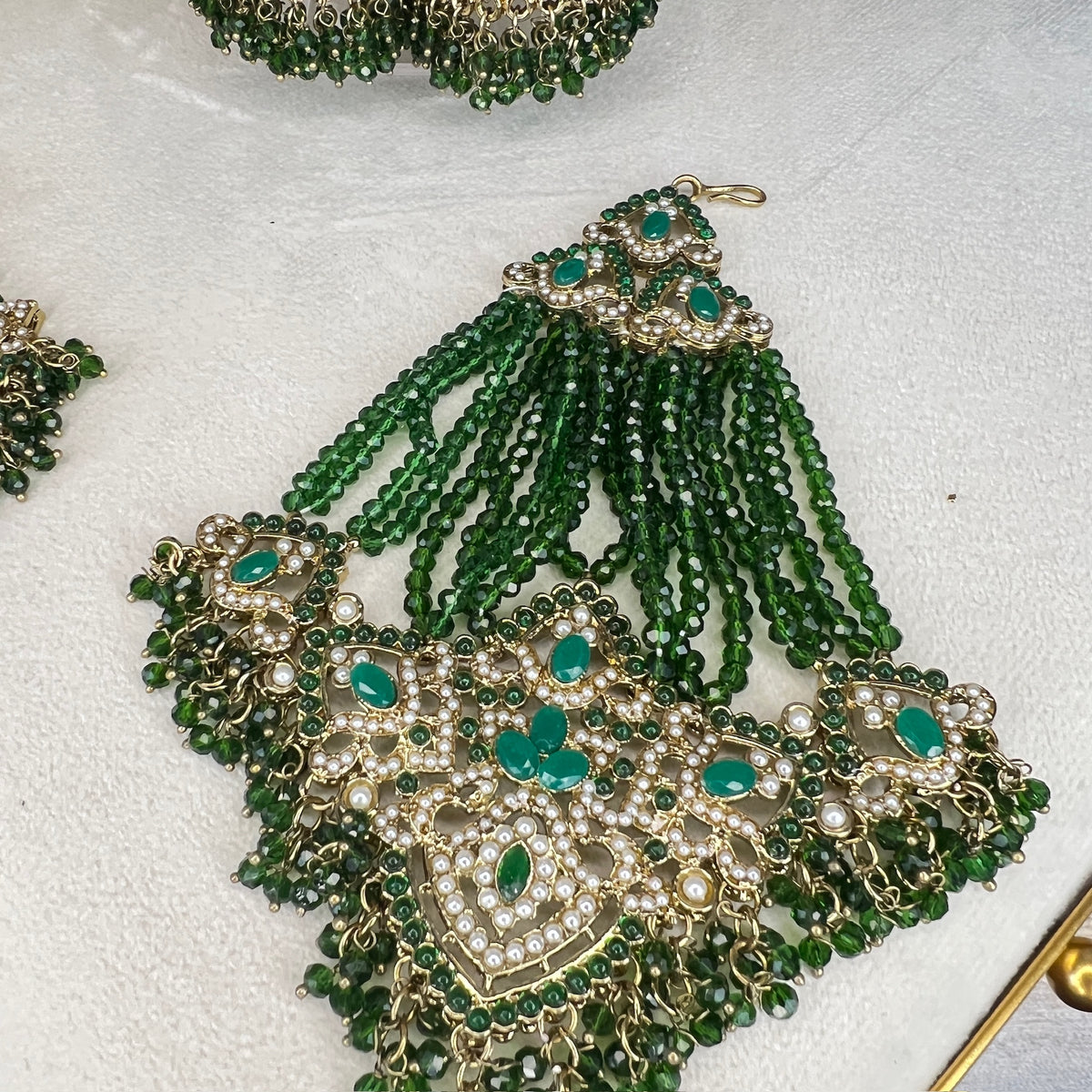 Large Bib/Choker Style Semi Bridal w/Jhoomar