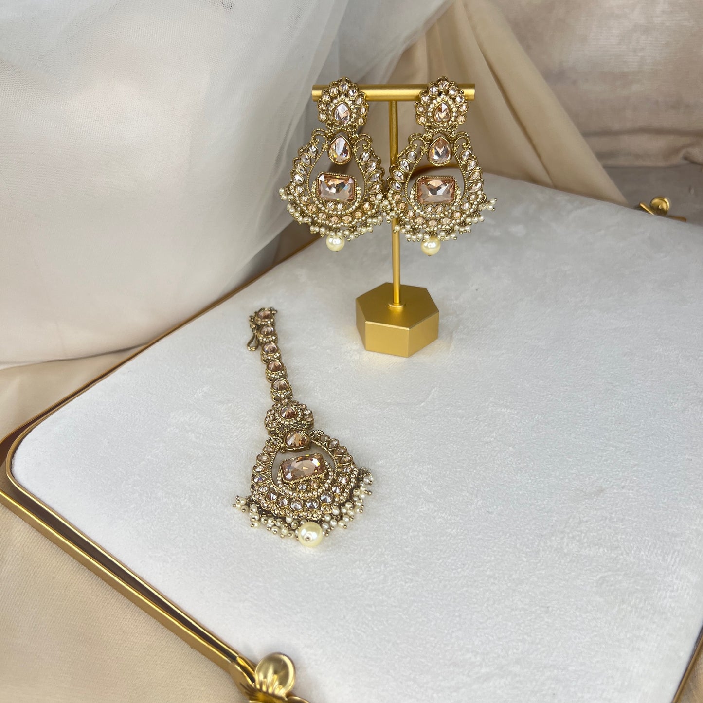 Large Semi Bridal Choker Set