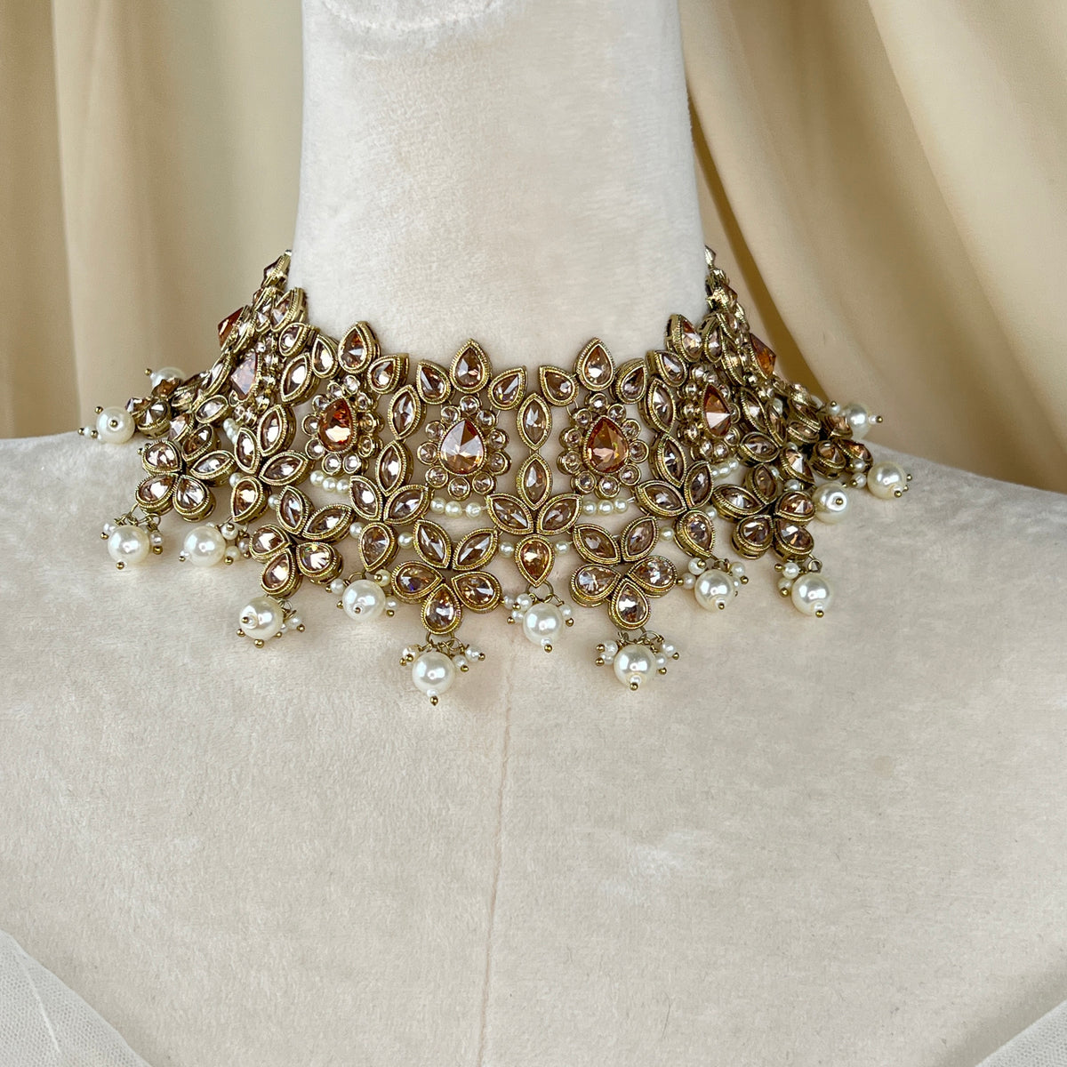 Gold and Pearl Semi Bridal Choker w/jhoomar