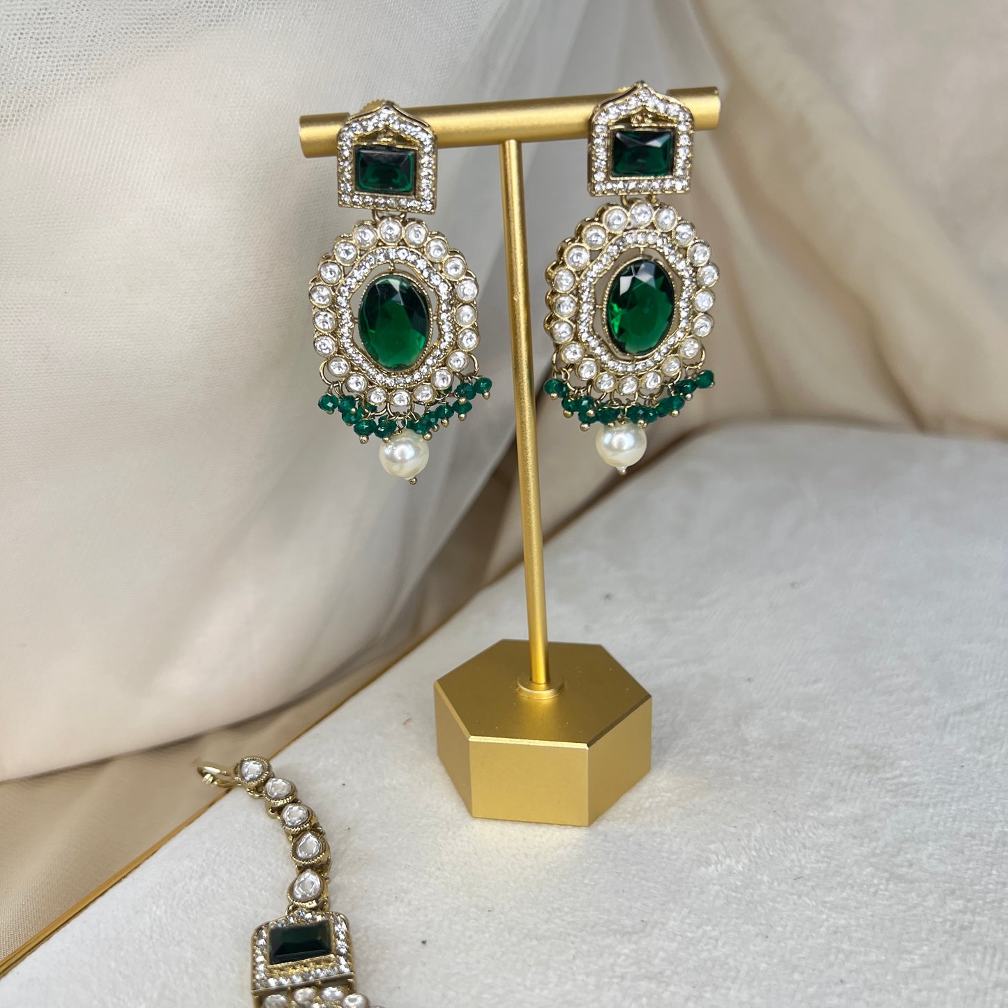 Victorian White Gold Kundan Semi Bridal Set