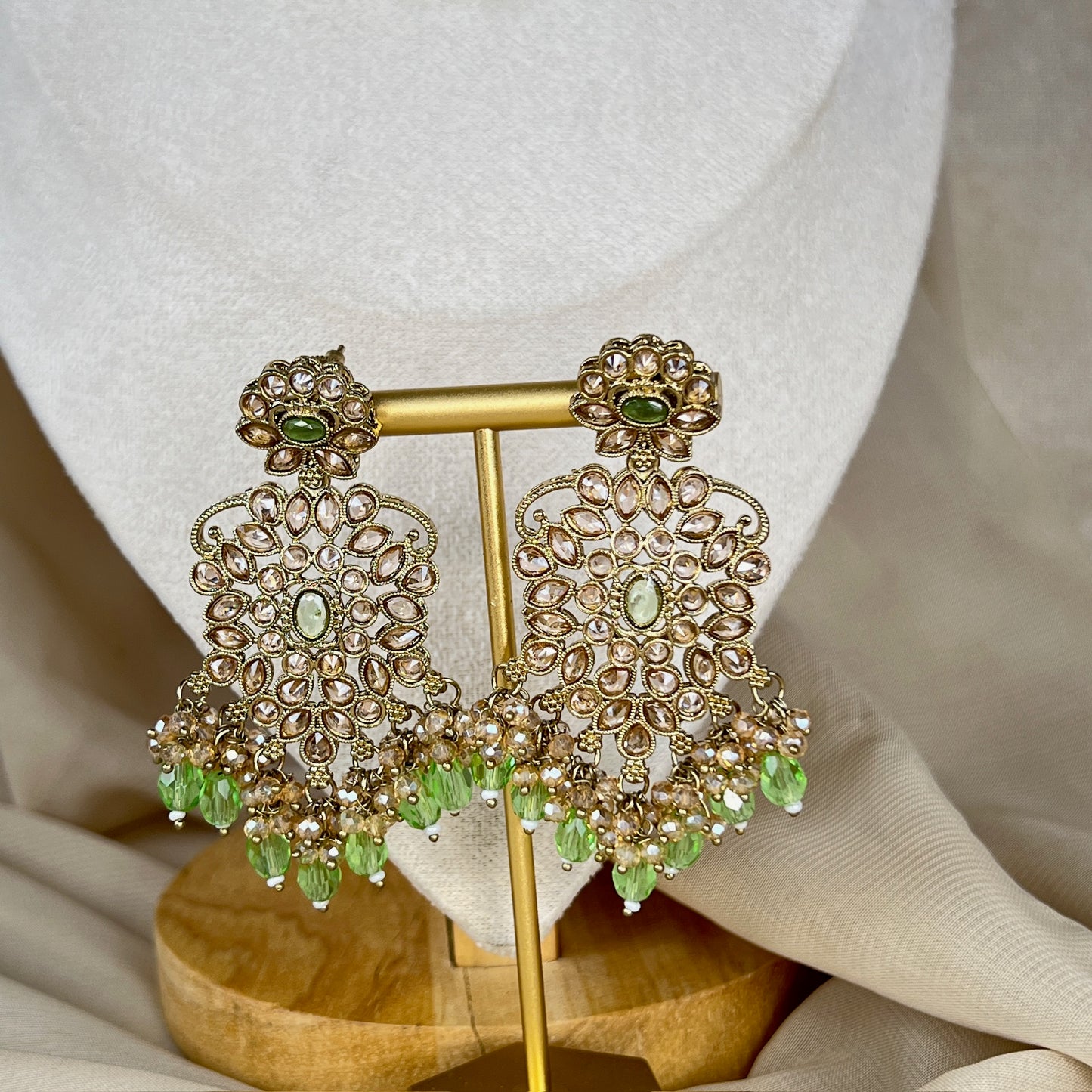 Necklace Set w/Earrings & Tikka