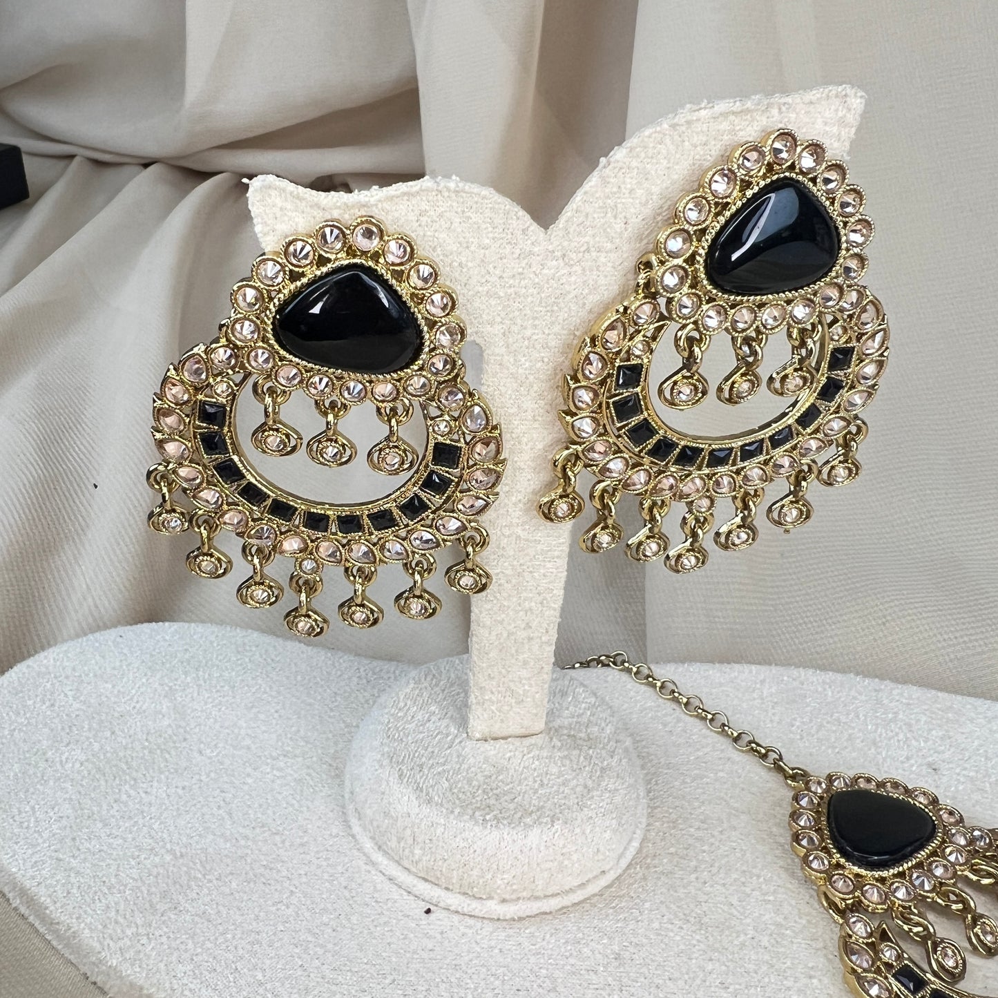 Oversized Earring and Tikka Set