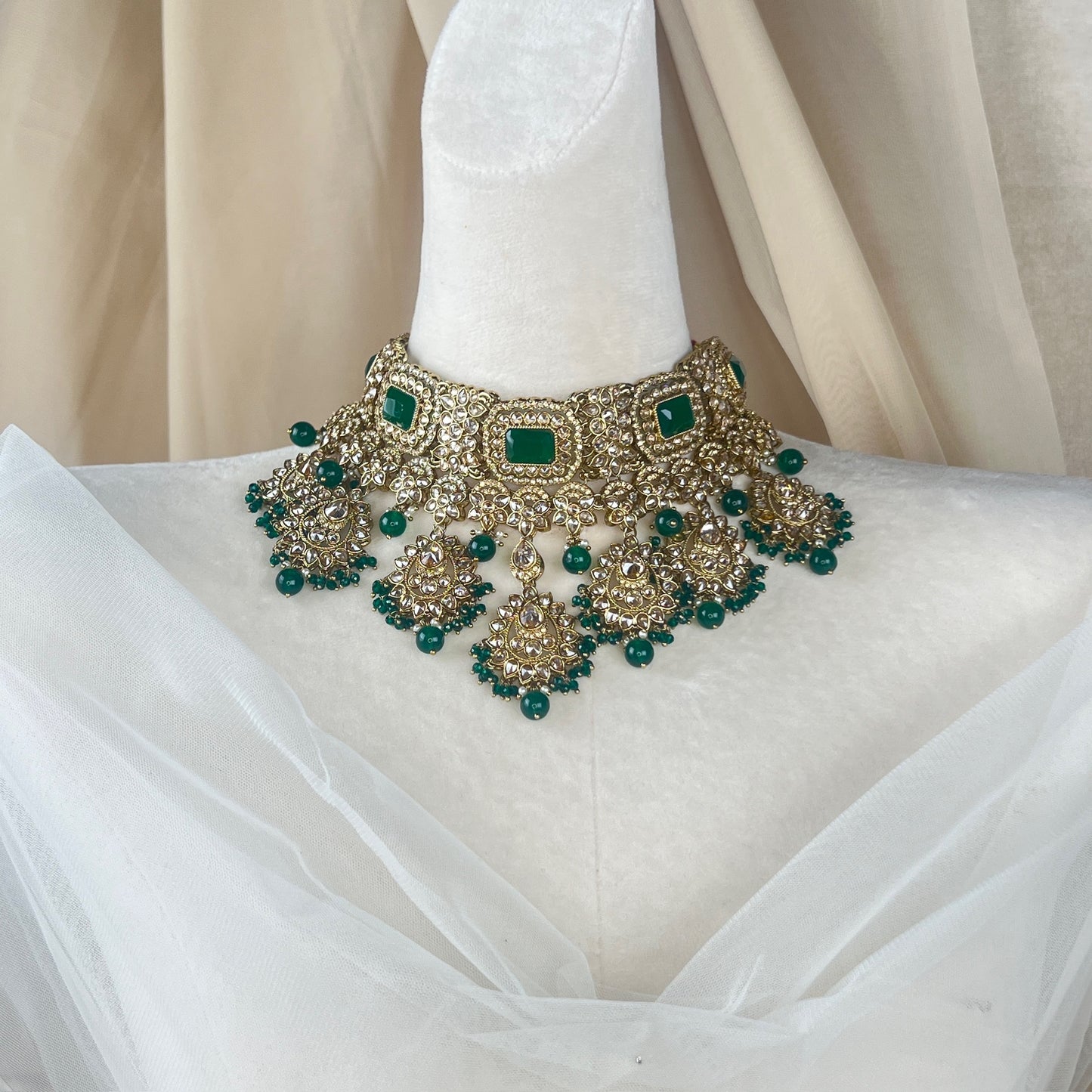 Large Semi Bridal Choker Set