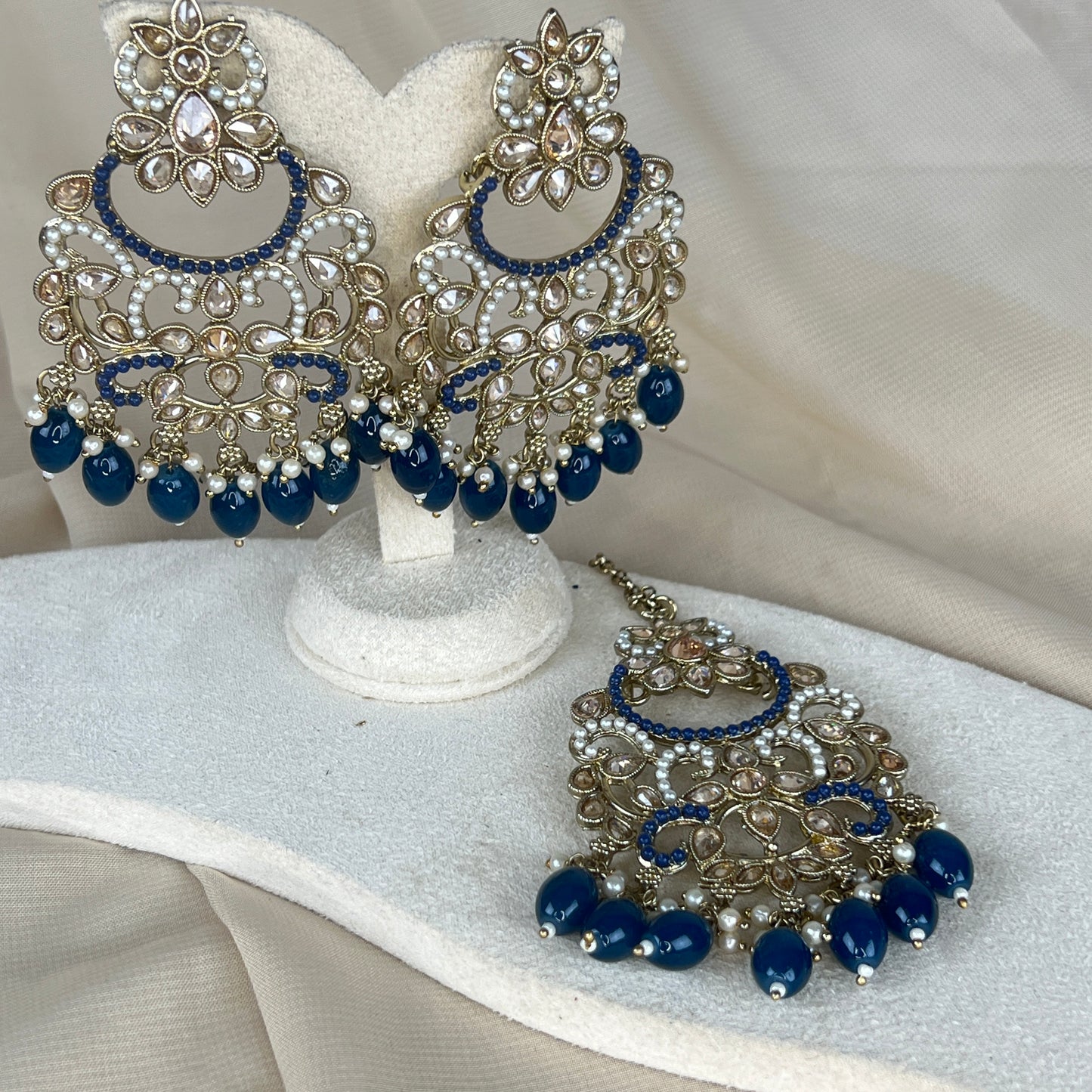Nauratan Oversized Earring and Tikka Set