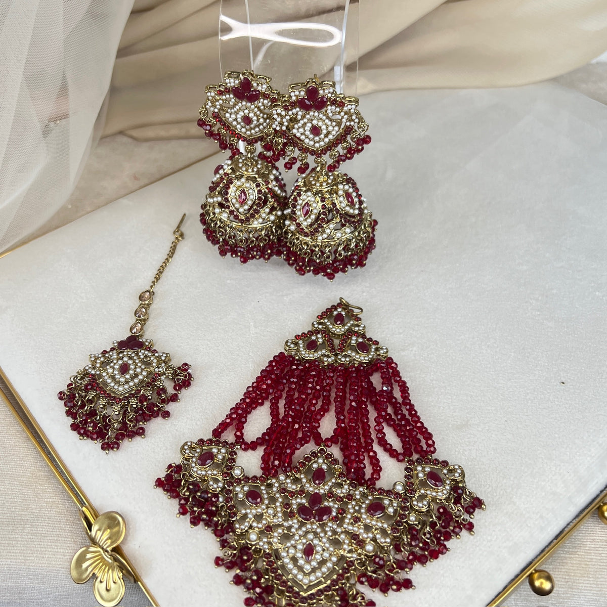Large Bib/Choker Style Semi Bridal w/Jhoomar