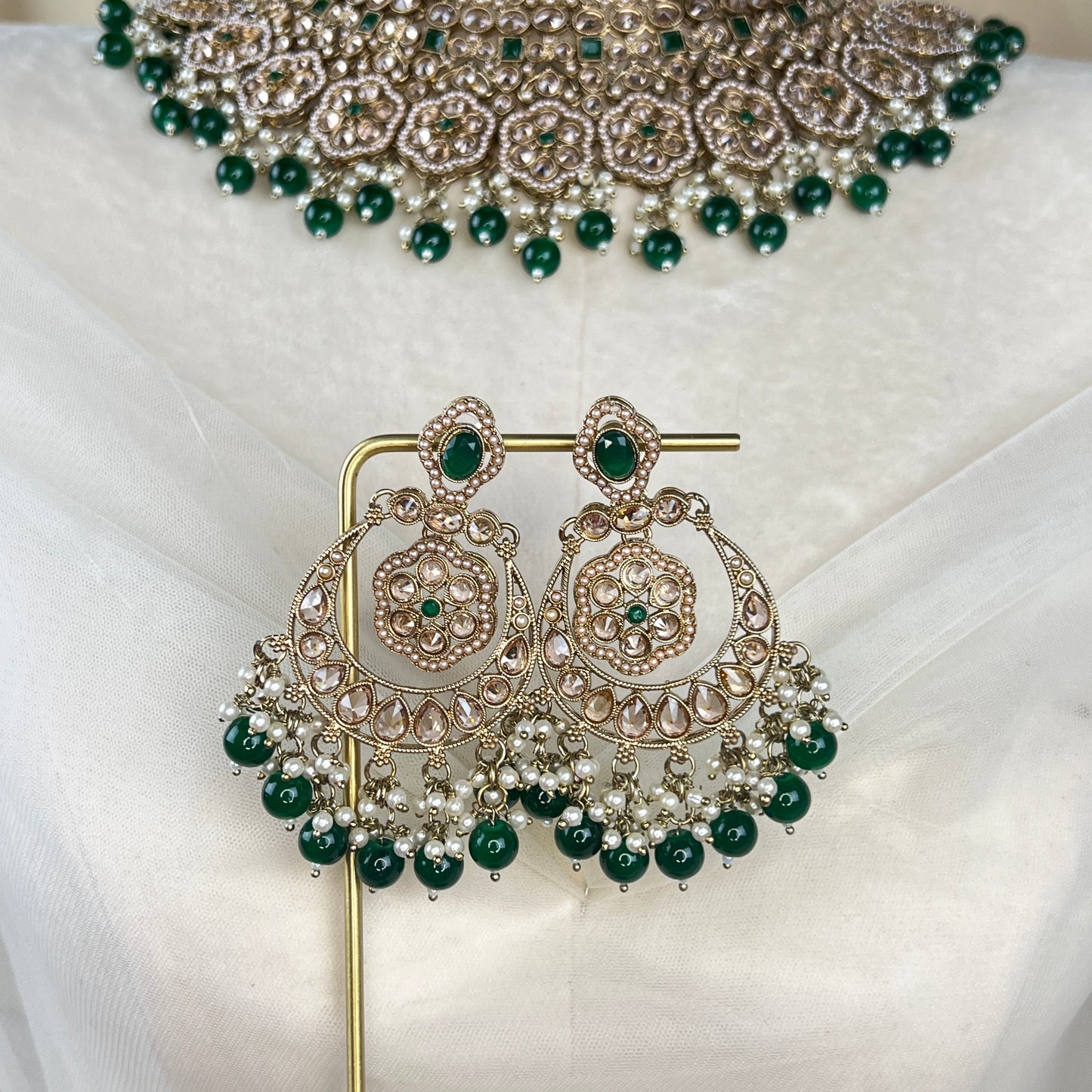 Bib Style Polki Semi Bridal Choker Set