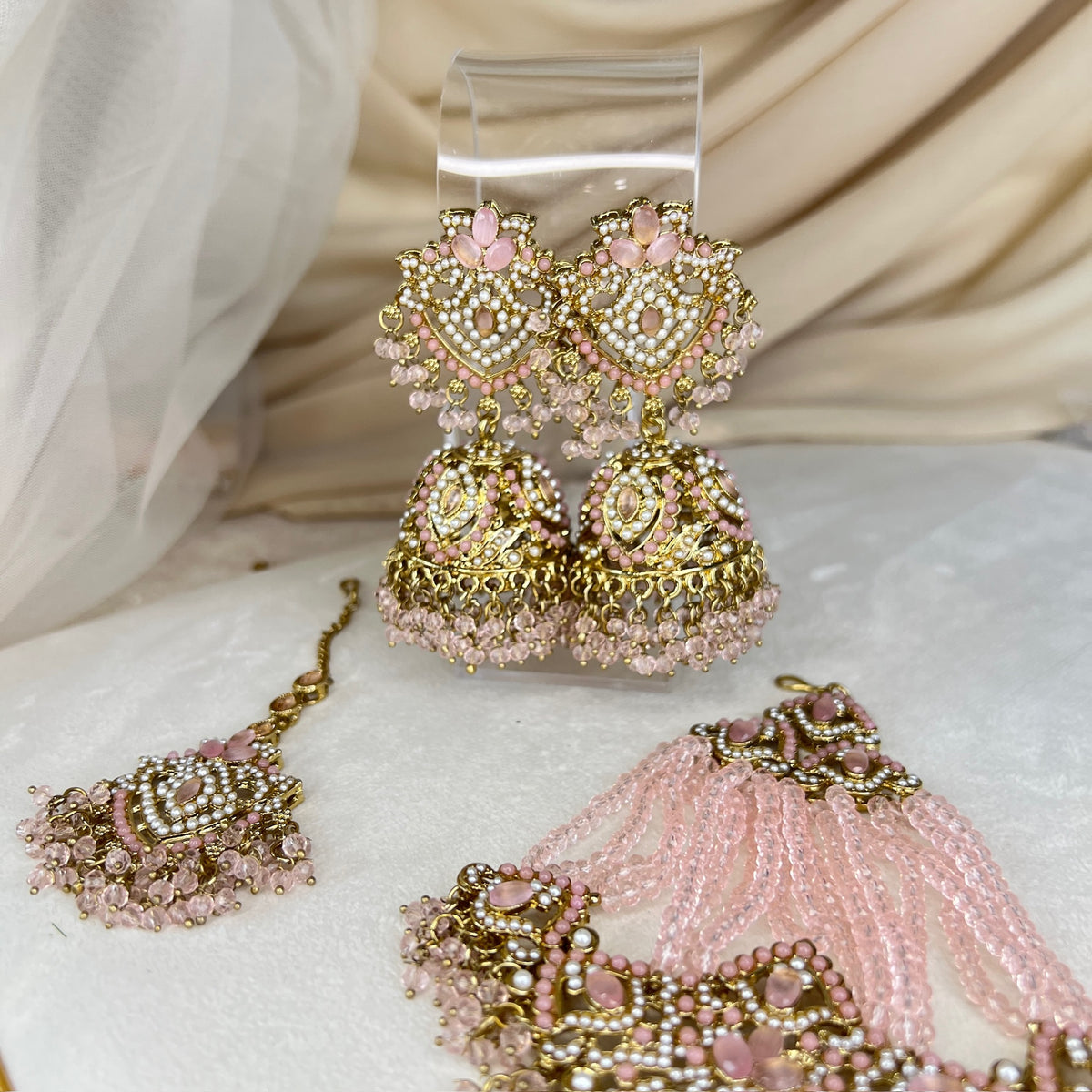 Large Bib/Choker Style Semi Bridal w/Jhoomar