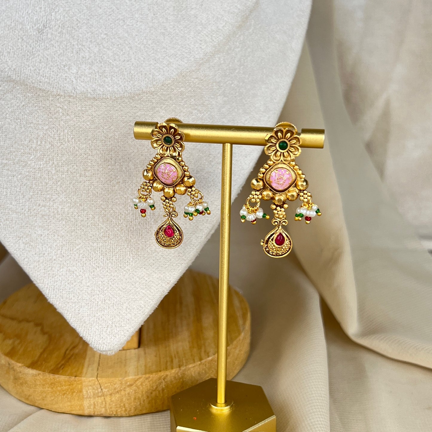 Gold Kundan Necklace Set