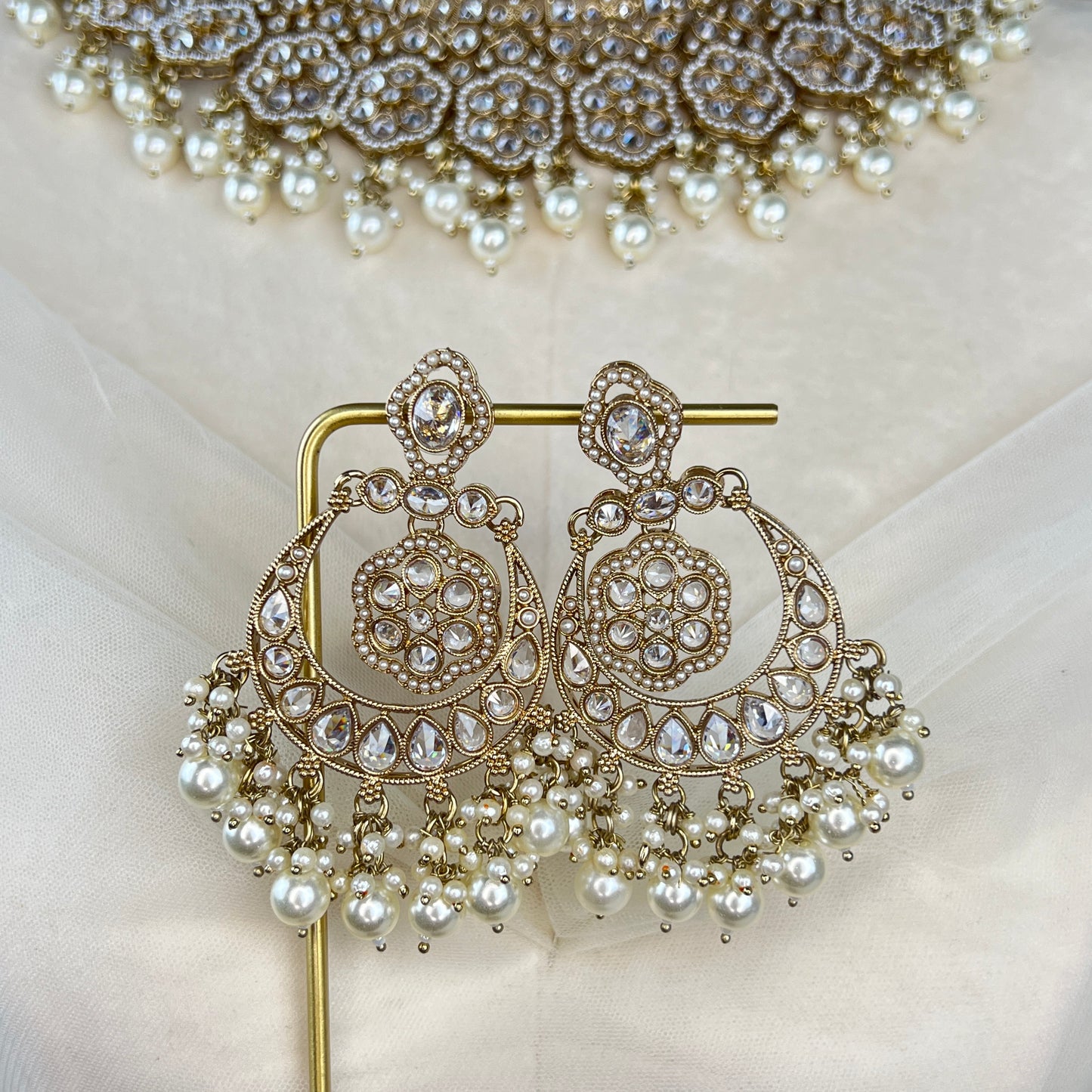 Bib Style Polki Semi Bridal Choker Set