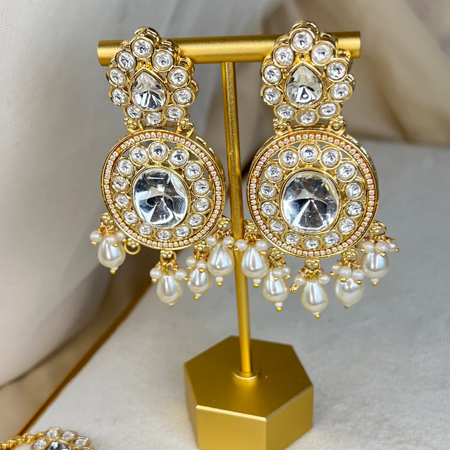Victorian White Gold Kundan Semi Bridal Set