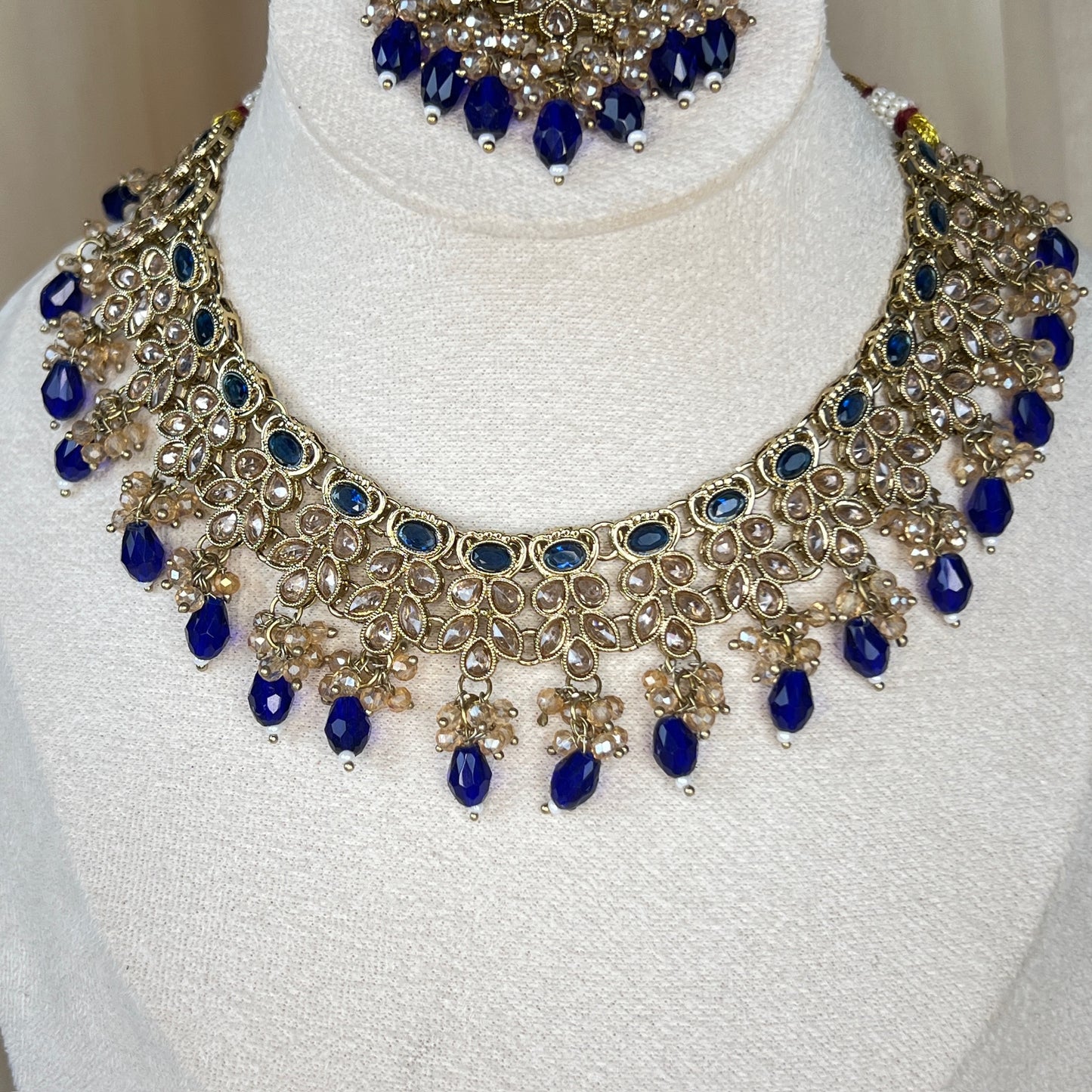 Necklace Set w/Earrings & Tikka