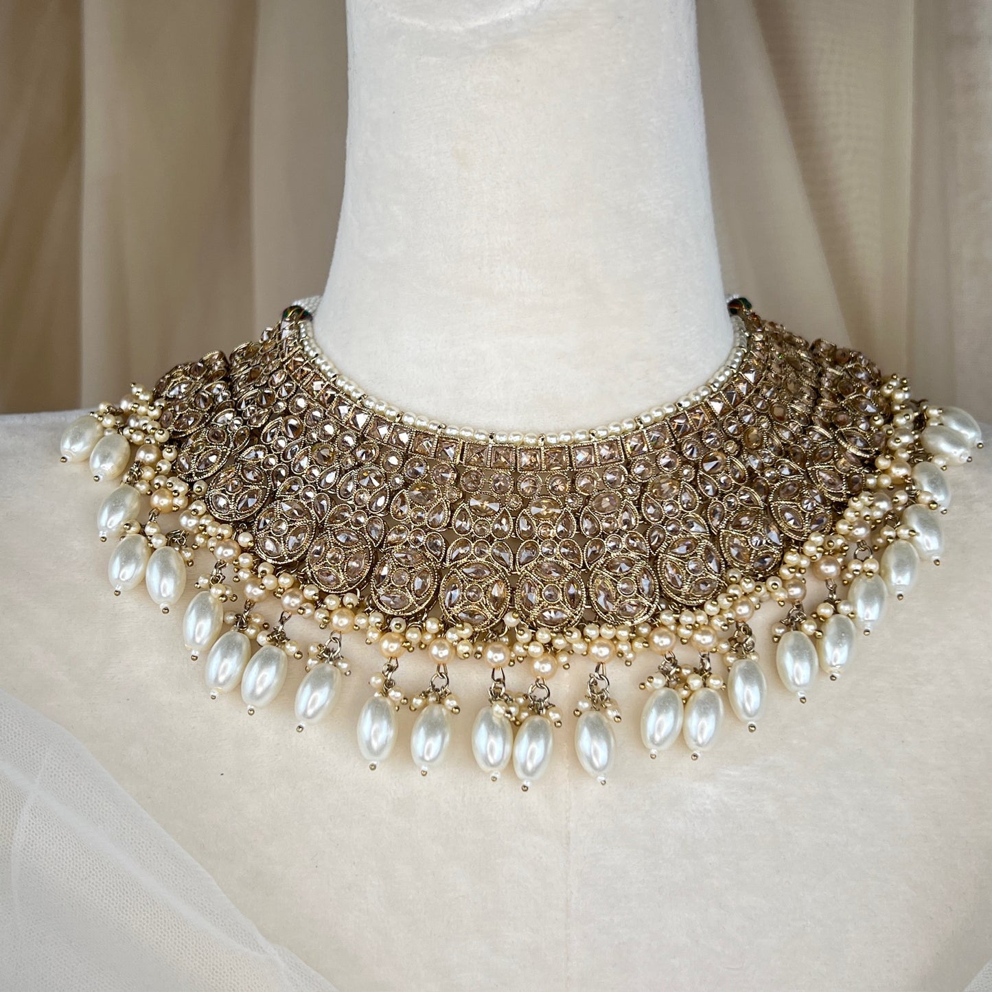 Large Bib Style Semi Bridal Set w/Jhoomar