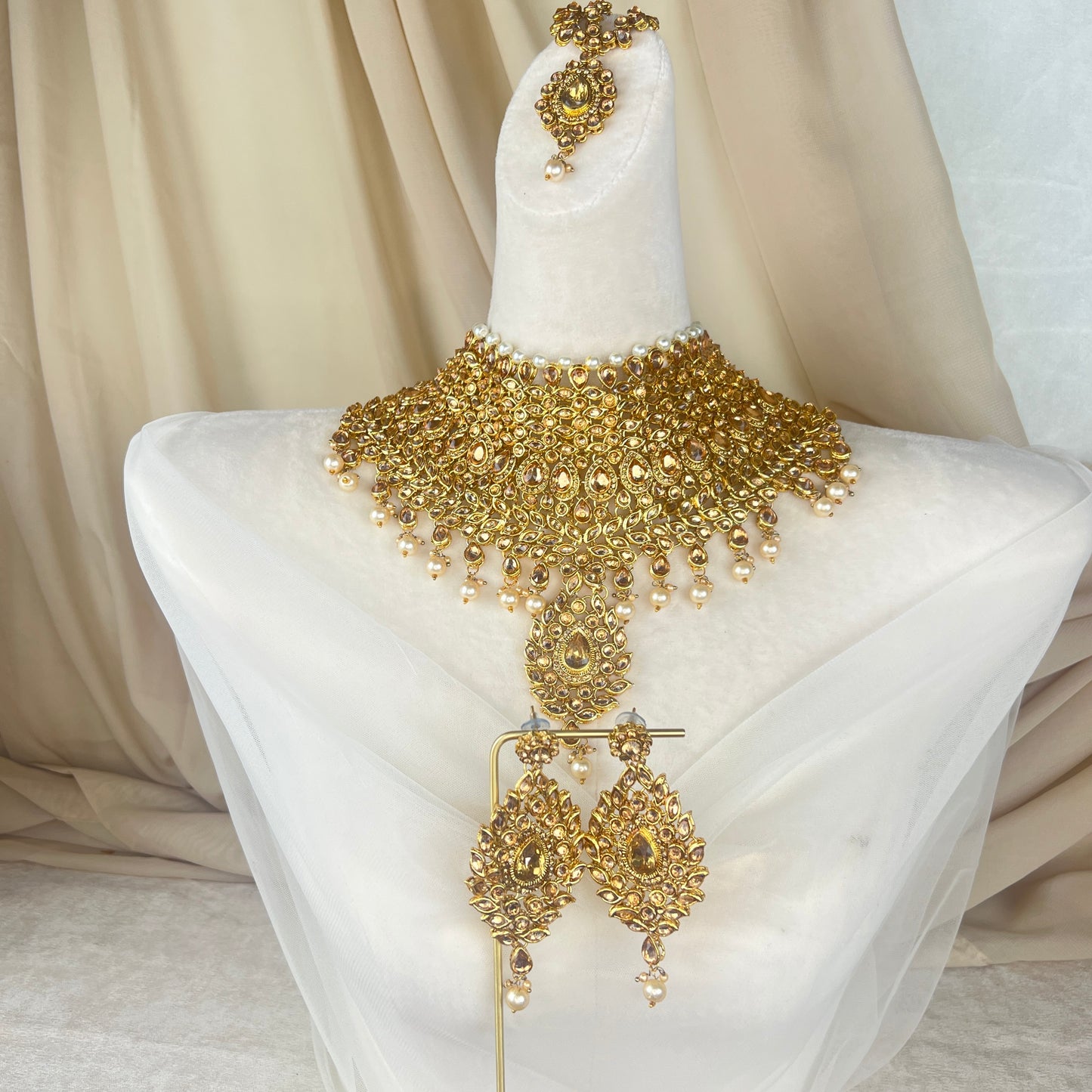 Budget Friendly Semi Bridal Set