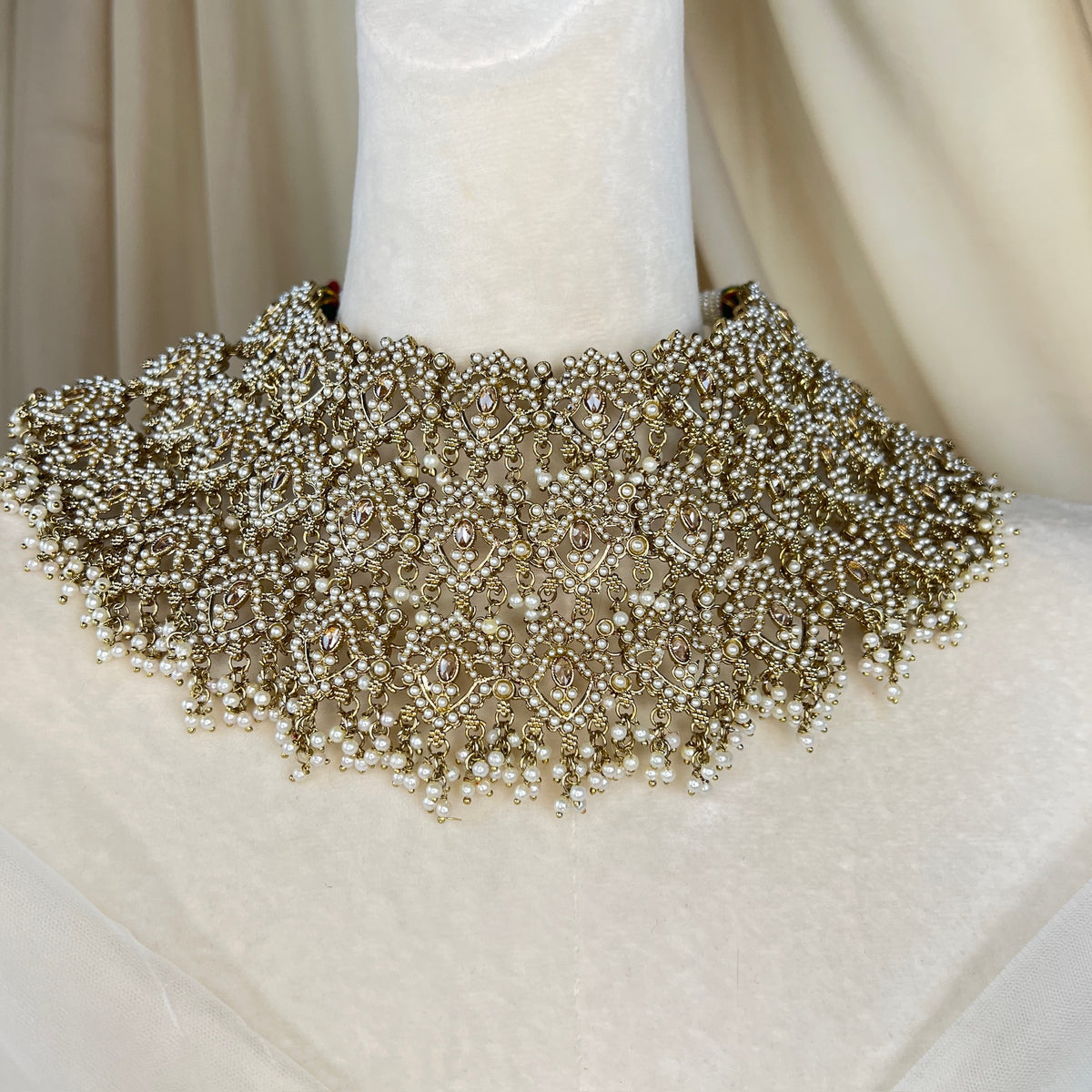 Large Bib/Choker Style Semi Bridal w/Jhoomar