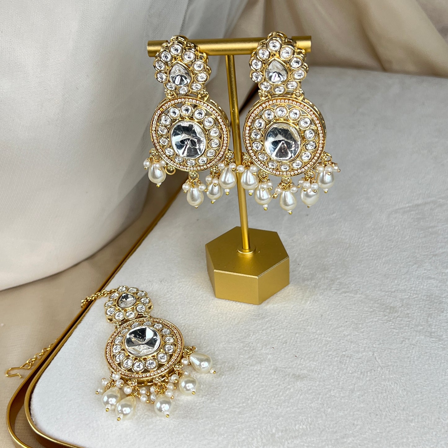 Victorian White Gold Kundan Semi Bridal Set