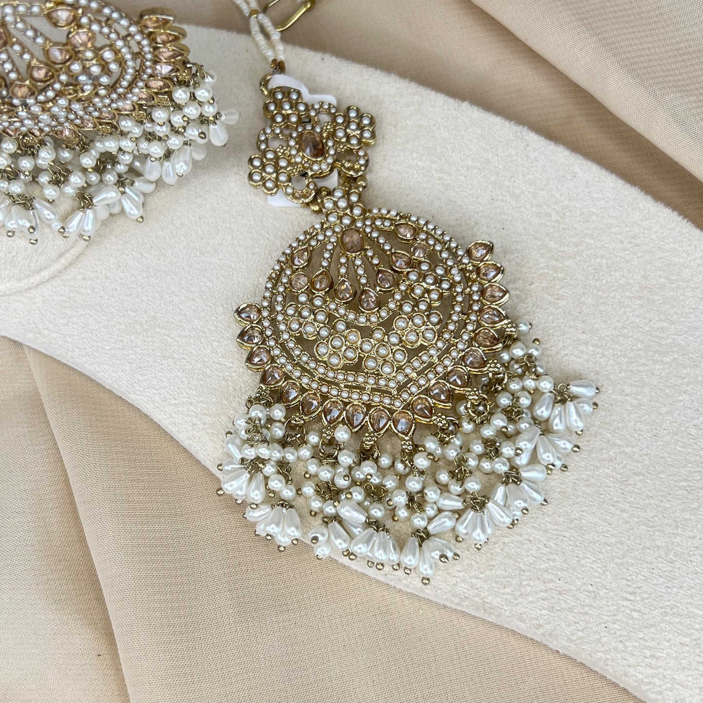 Nauratan Oversized Earring & Tikka Set