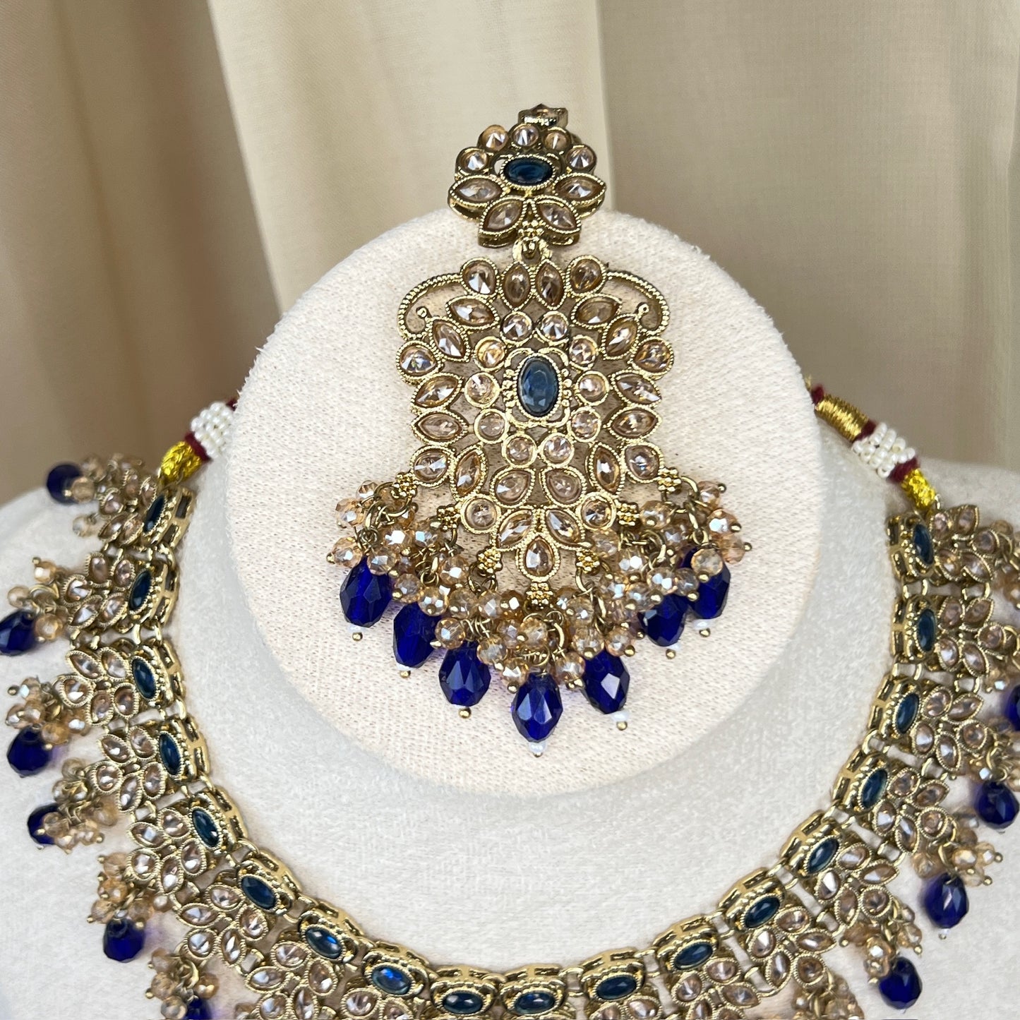 Necklace Set w/Earrings & Tikka