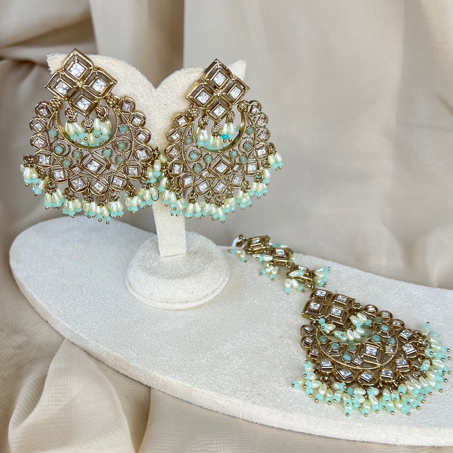 Kundan Oversized Earring and Tikka Set
