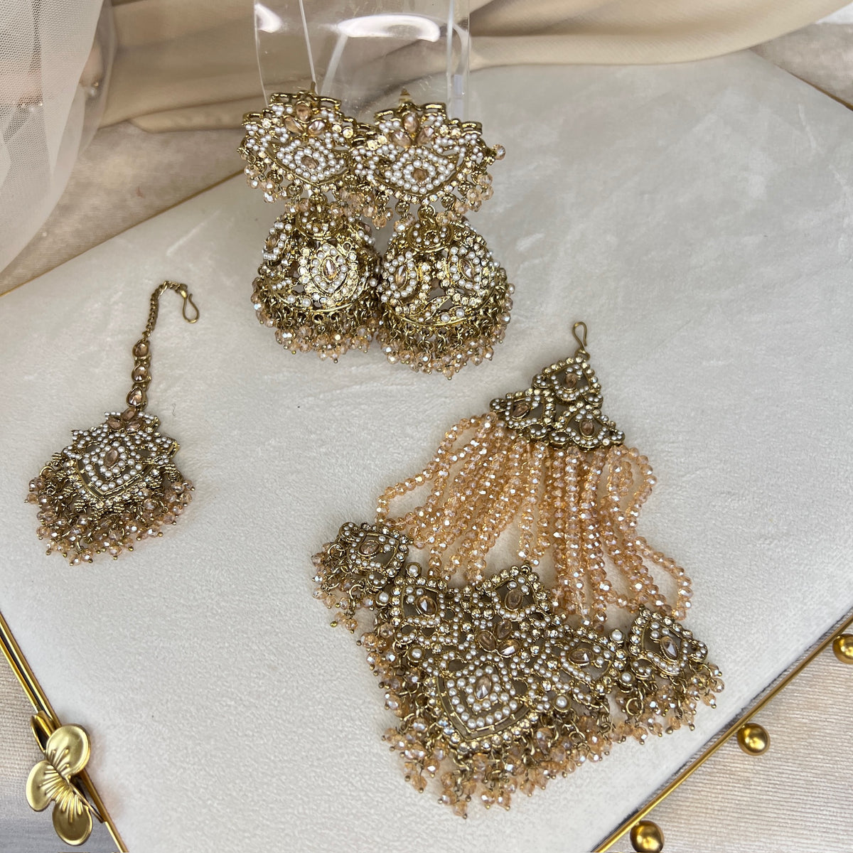 Large Bib/Choker Style Semi Bridal w/Jhoomar