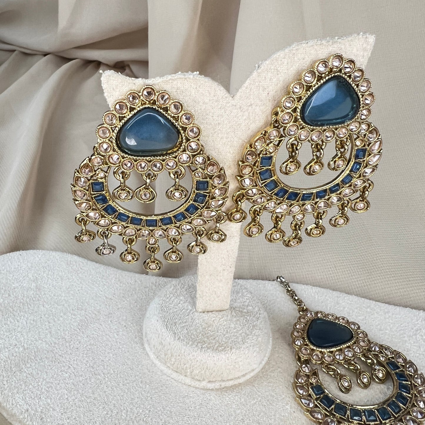 Oversized Earring and Tikka Set