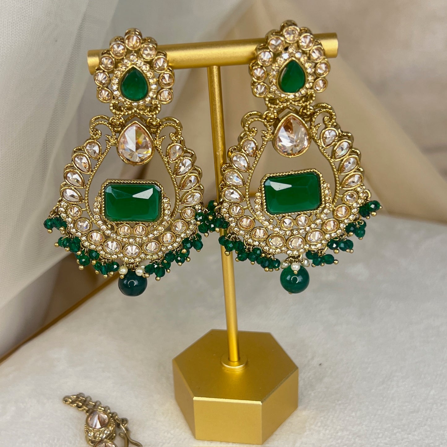 Large Semi Bridal Choker Set