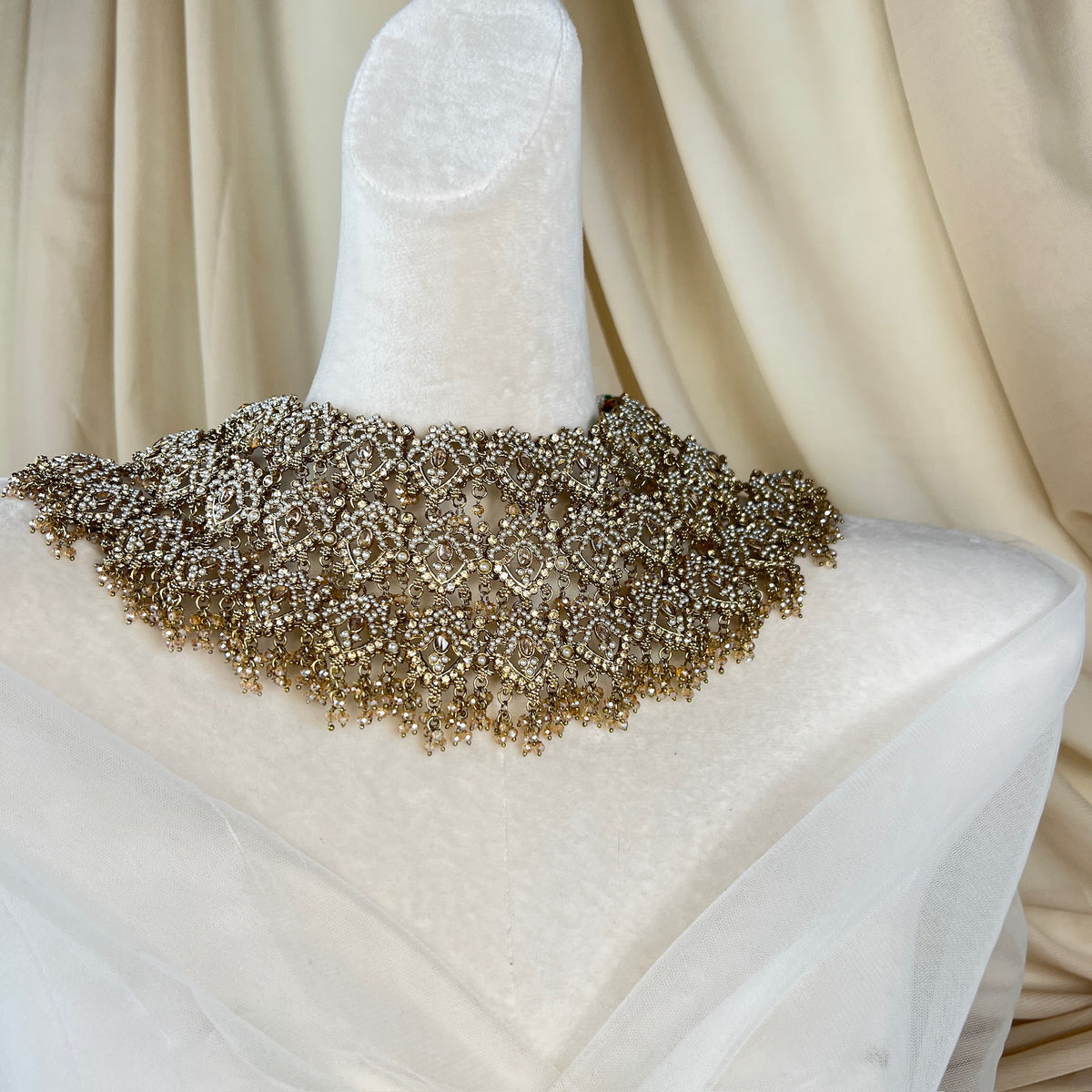 Large Bib/Choker Style Semi Bridal w/Jhoomar