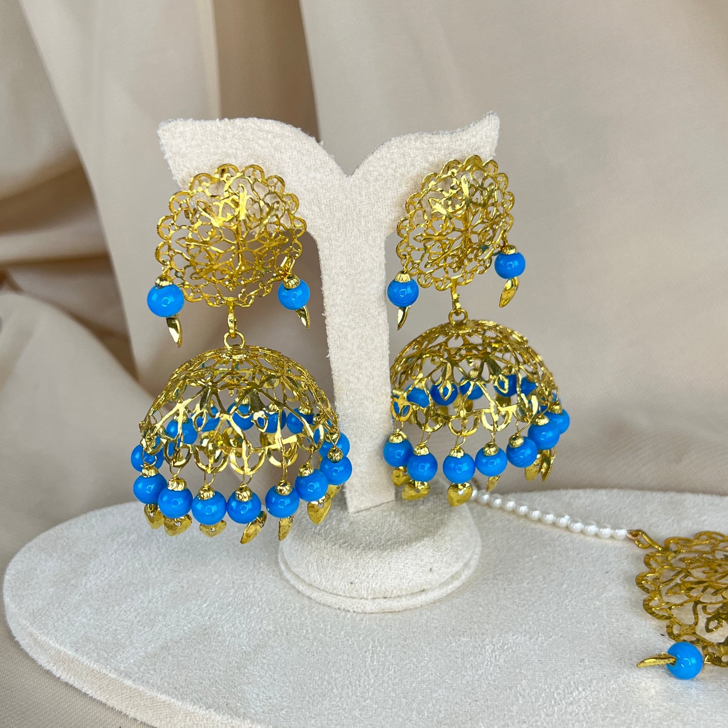 Jadua Gold Jhumka Earring & Tikka Set