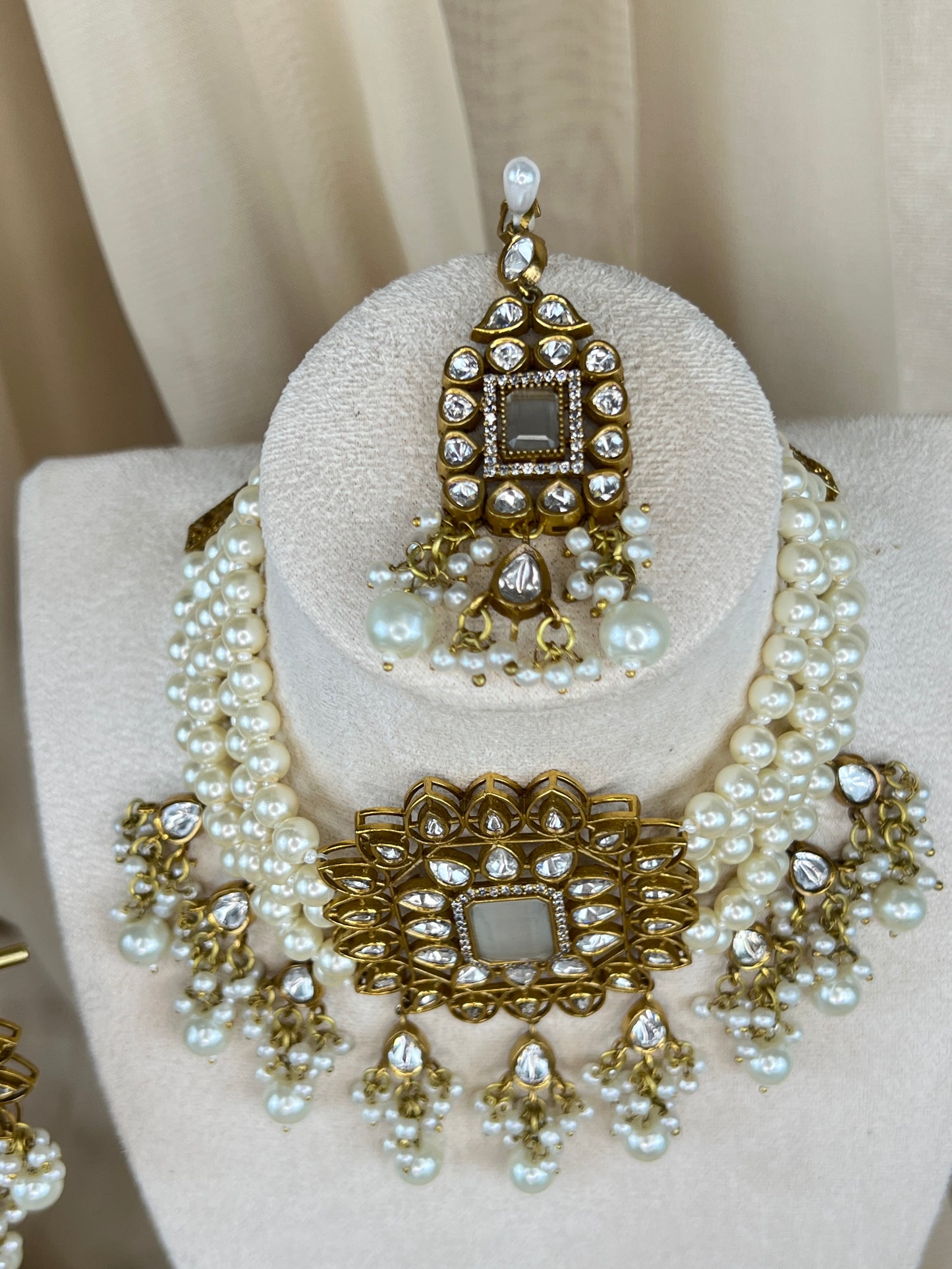 Pachi Kundan Choker Set
