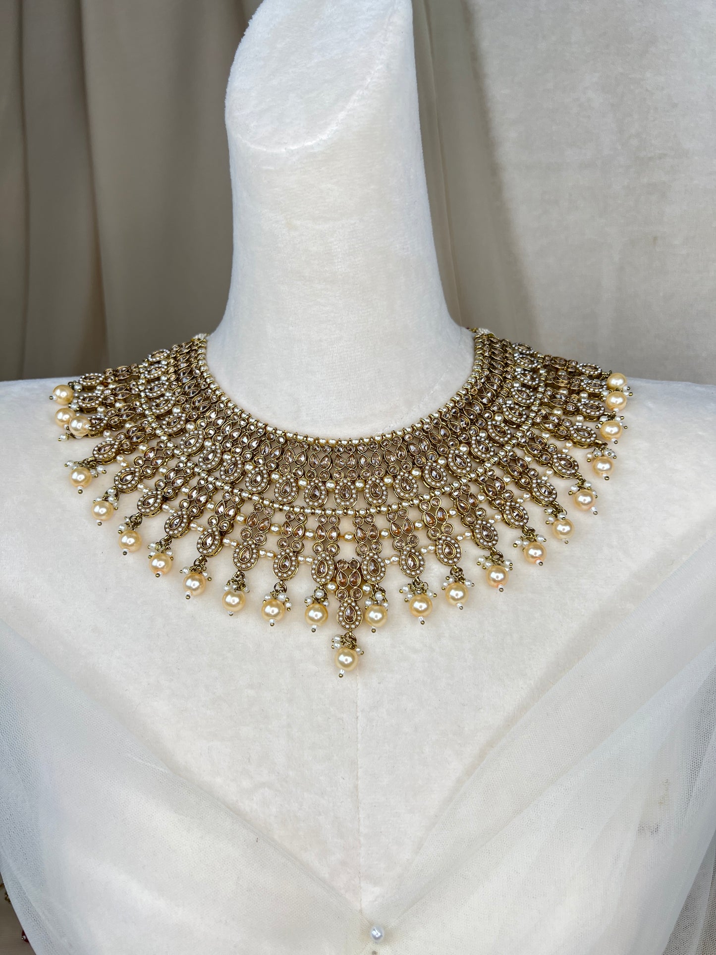 Bib Style Polki Semi Bridal Choker set
