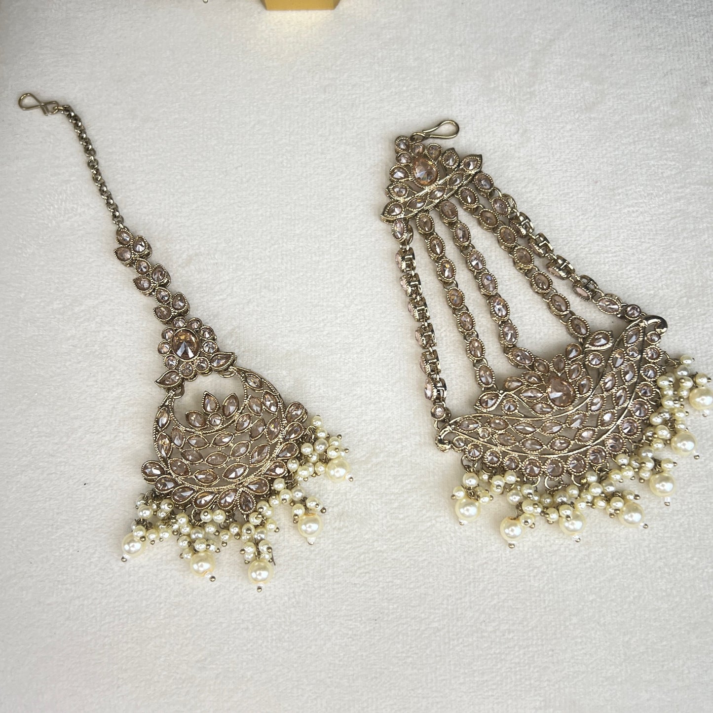 Large Bib Style Semi Bridal Set w/Jhoomar