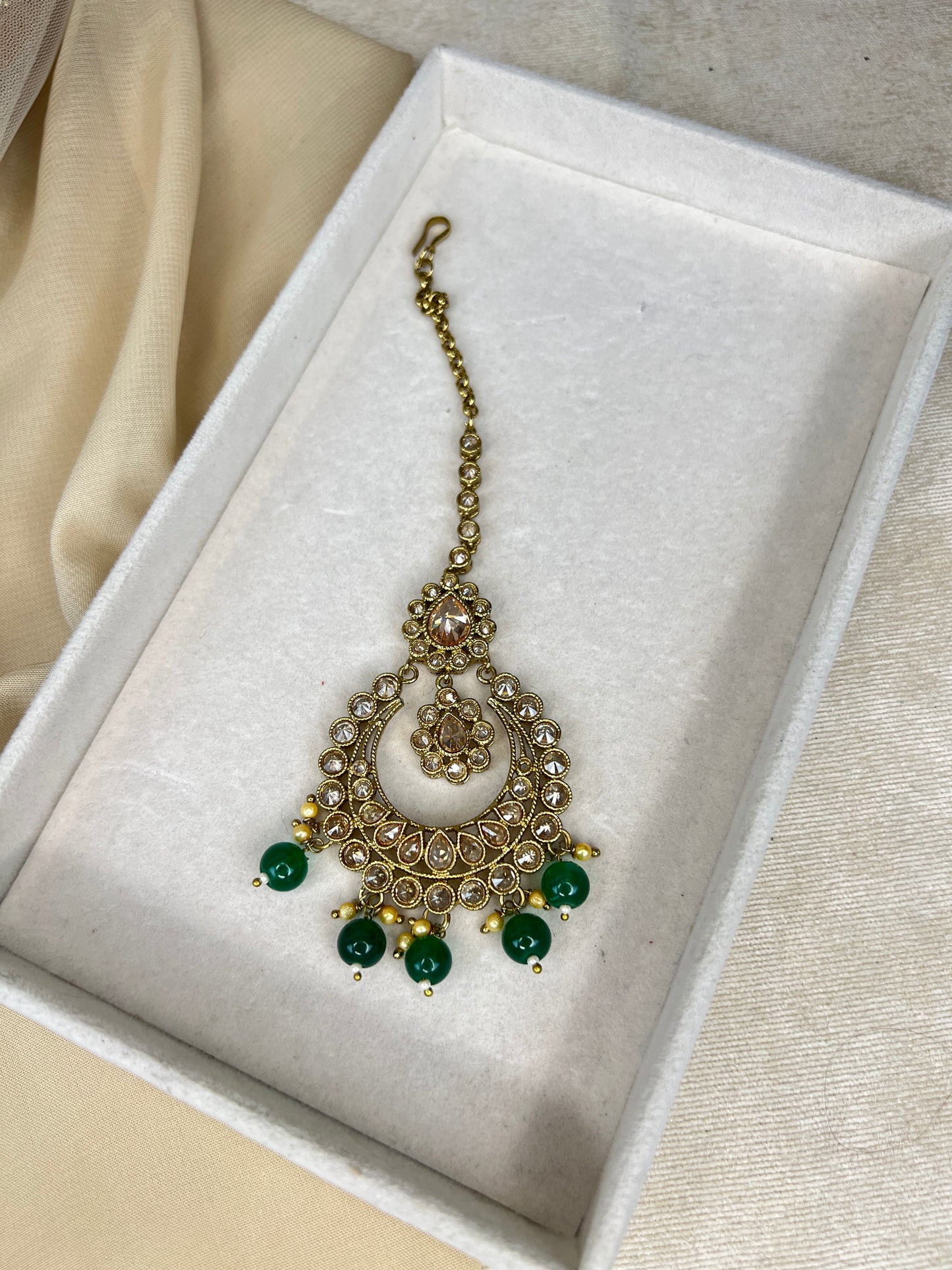 Emerald Semi Bridal Choker Set