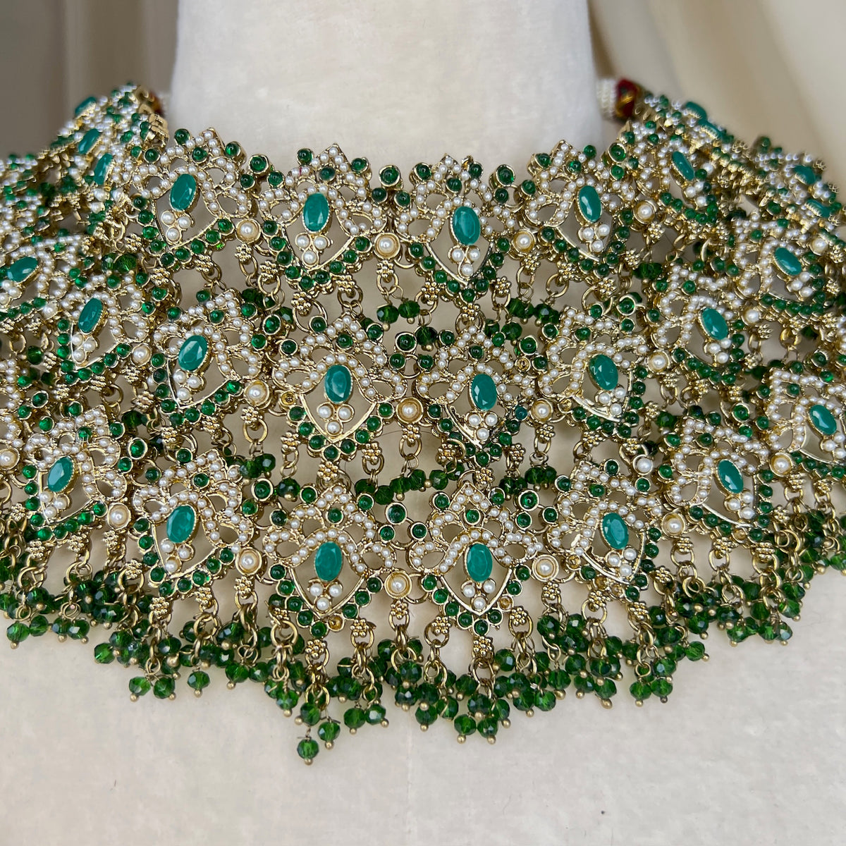 Large Bib/Choker Style Semi Bridal w/Jhoomar