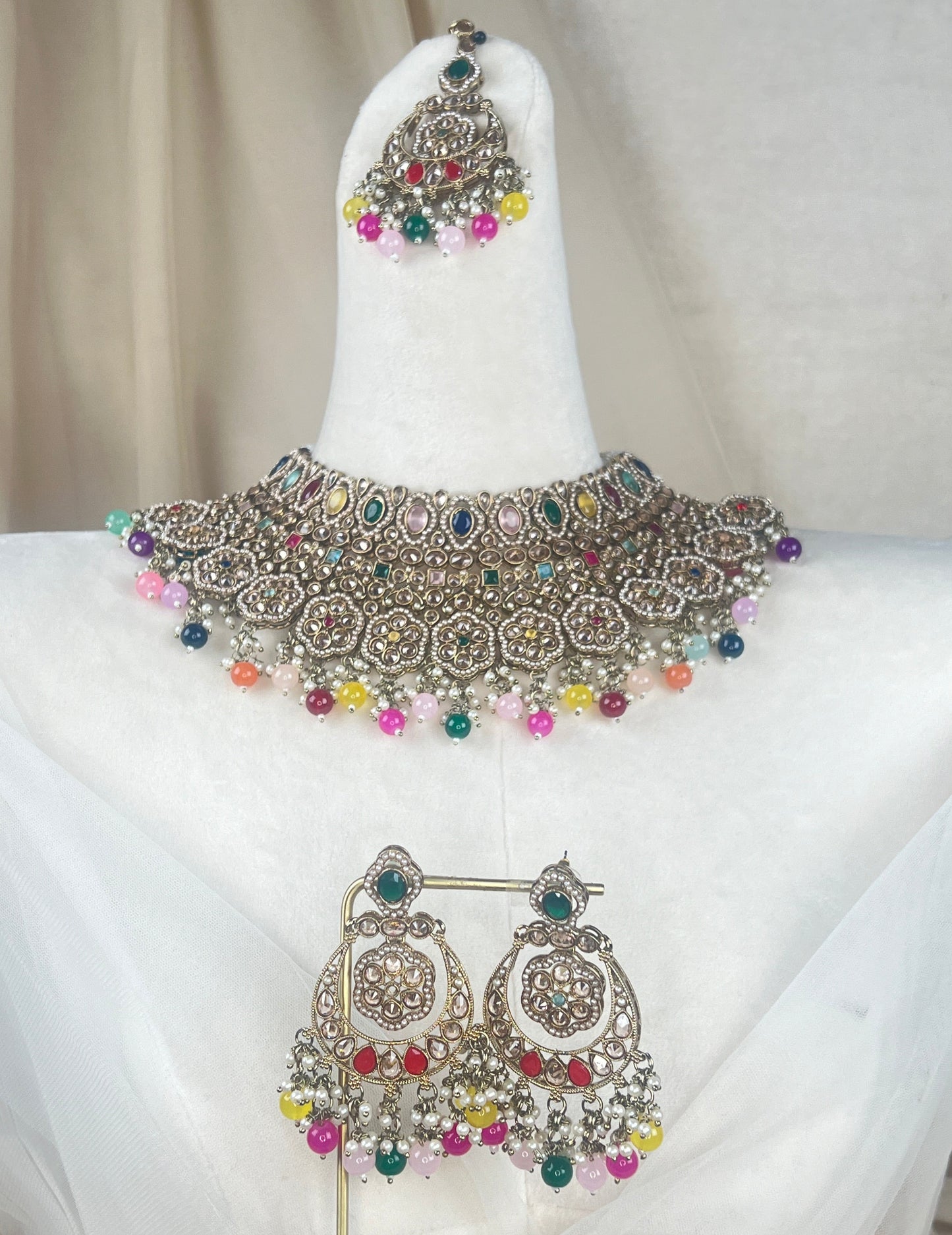 Bib Style Polki Semi Bridal Choker Set