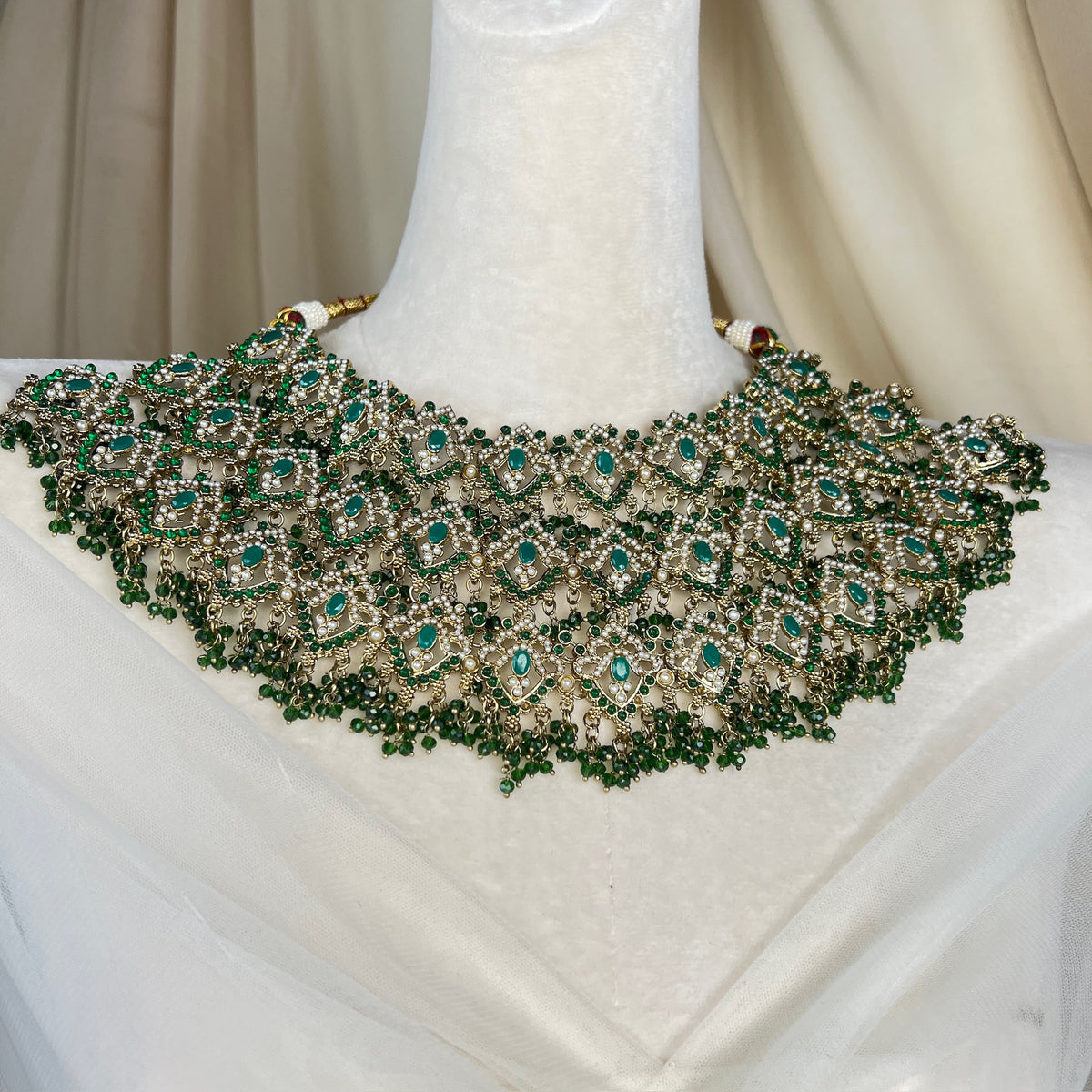 Large Bib/Choker Style Semi Bridal w/Jhoomar