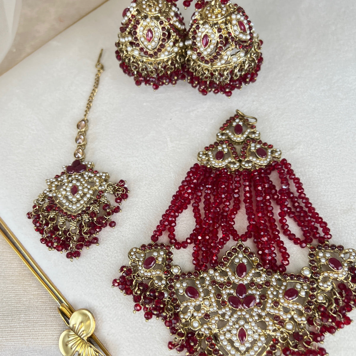 Large Bib/Choker Style Semi Bridal w/Jhoomar