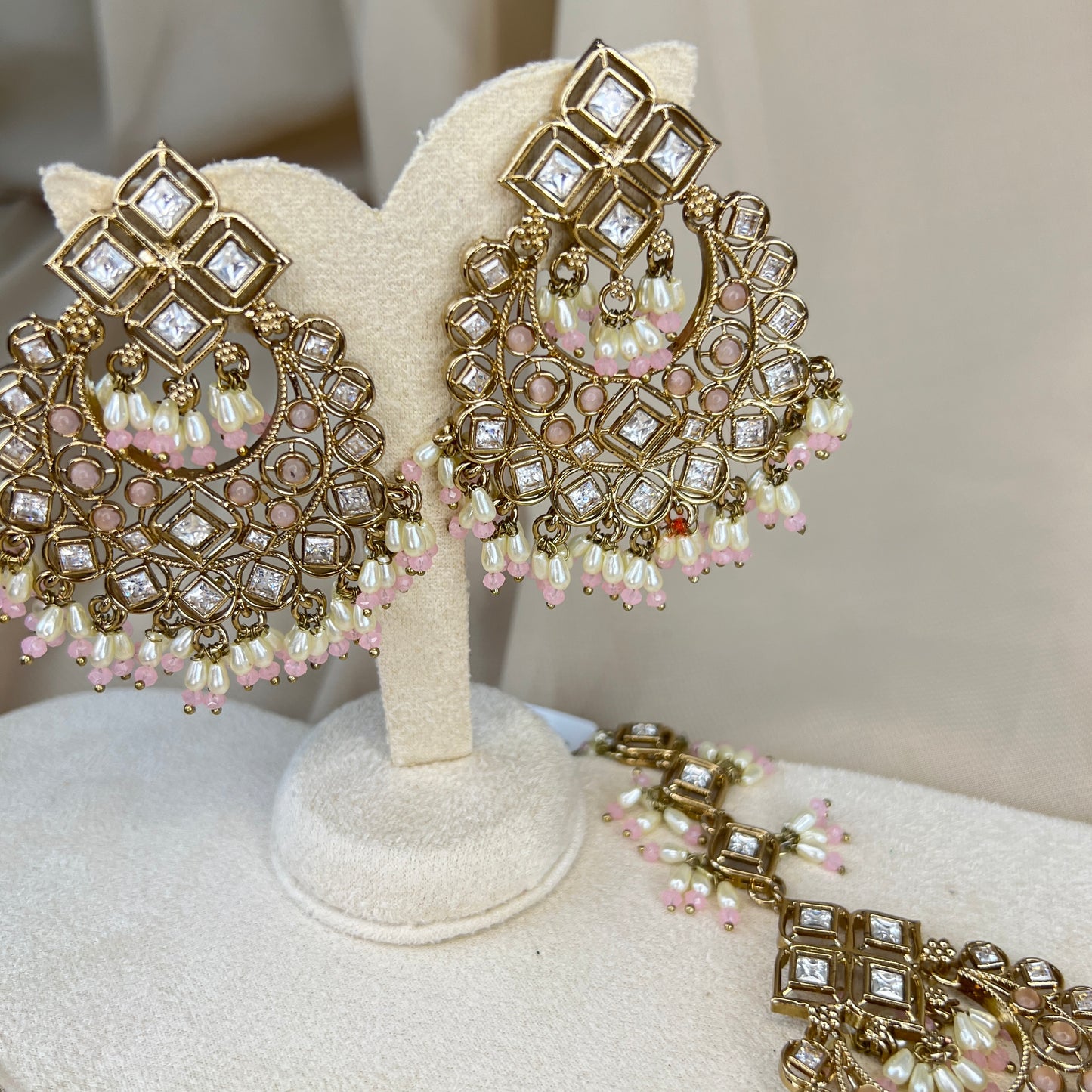 Kundan Oversized Earring and Tikka Set