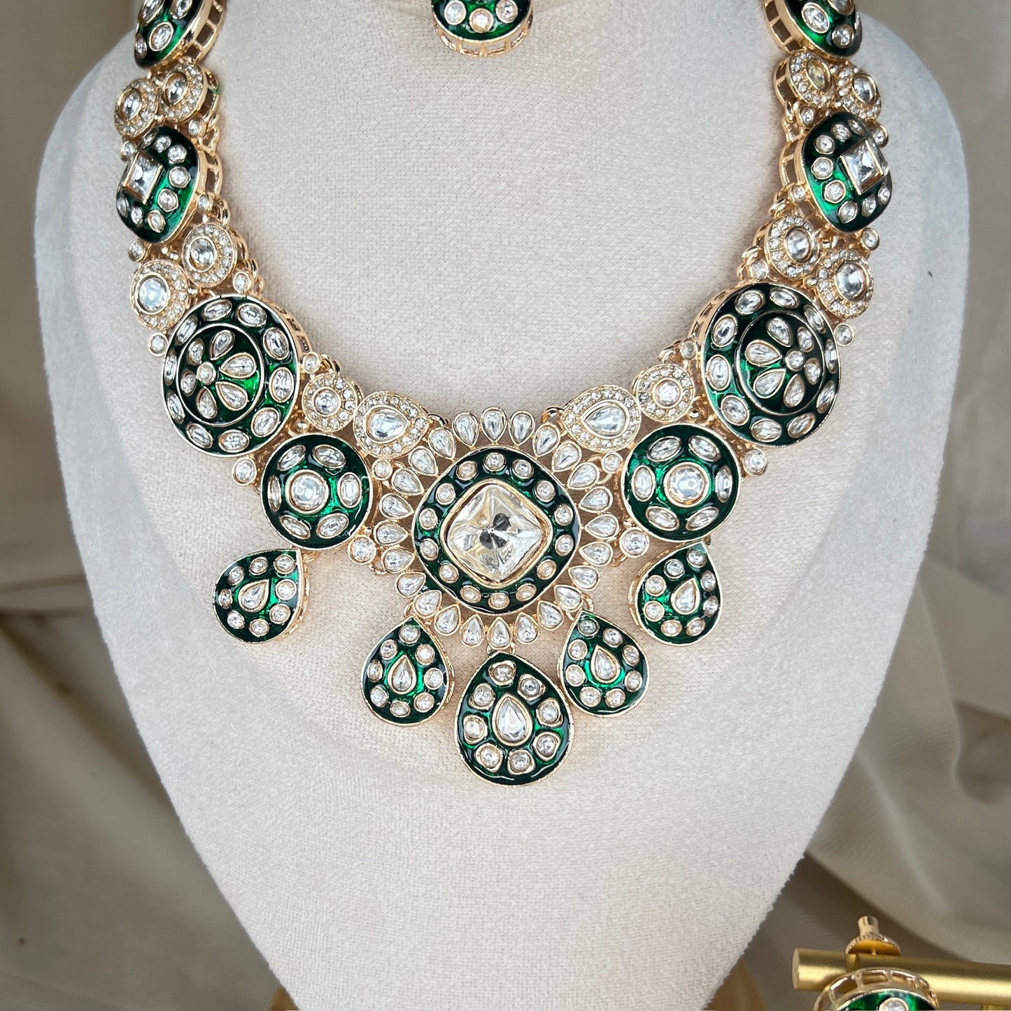 Meena Kari Kundan White Necklace Set