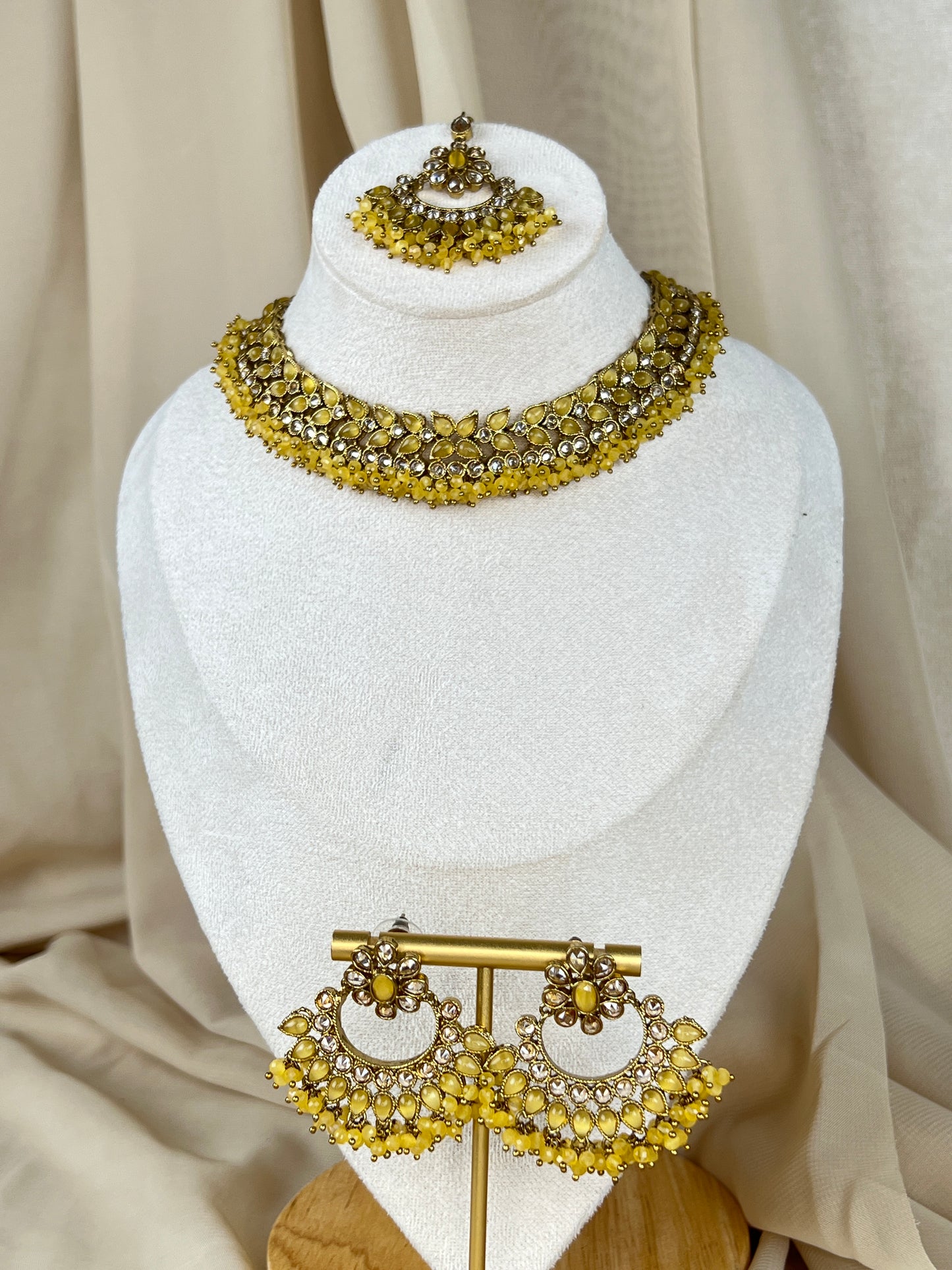 Dainty Necklace Set