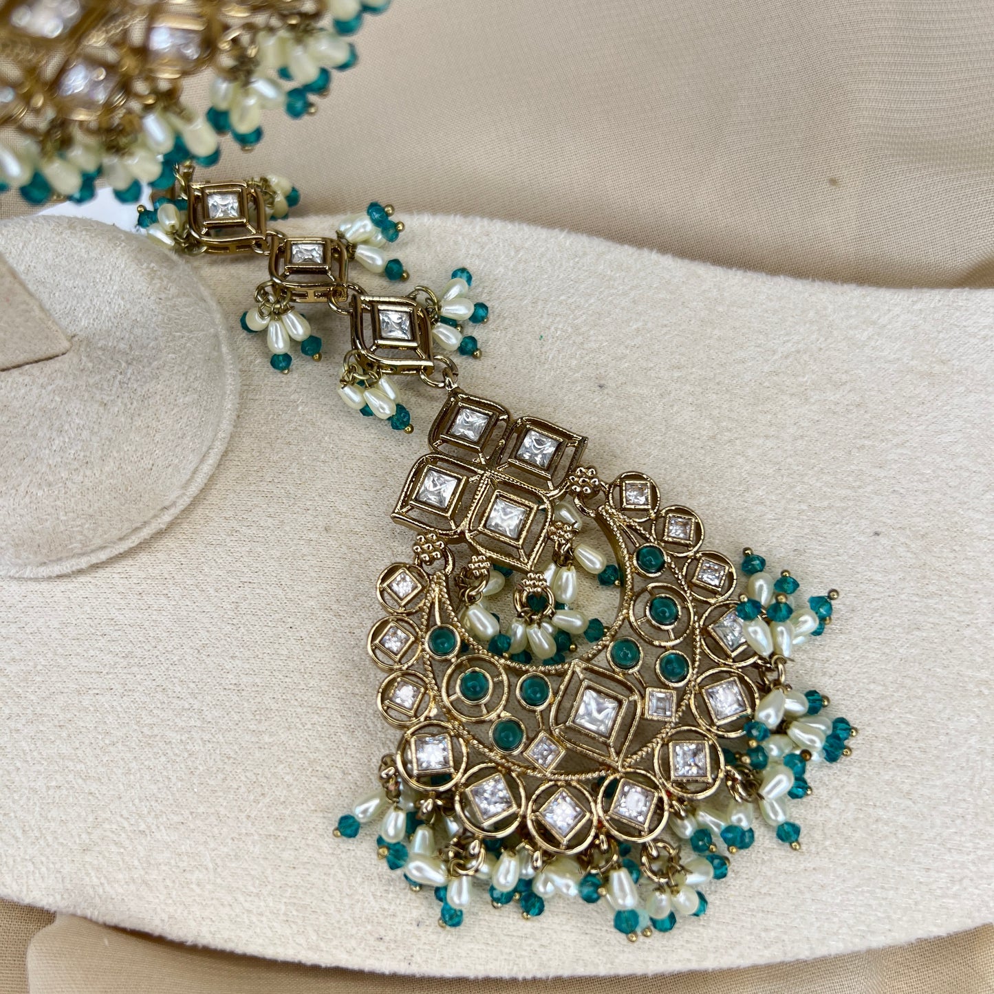Kundan Oversized Earring and Tikka Set