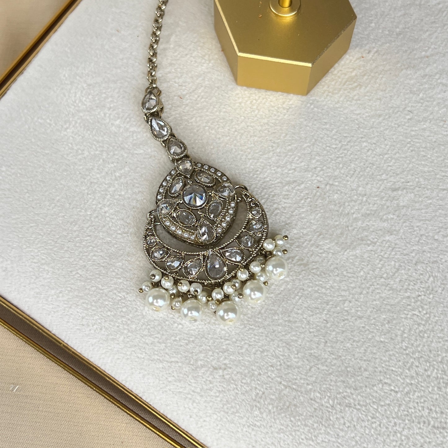 Large Semi Bridal Choker Set