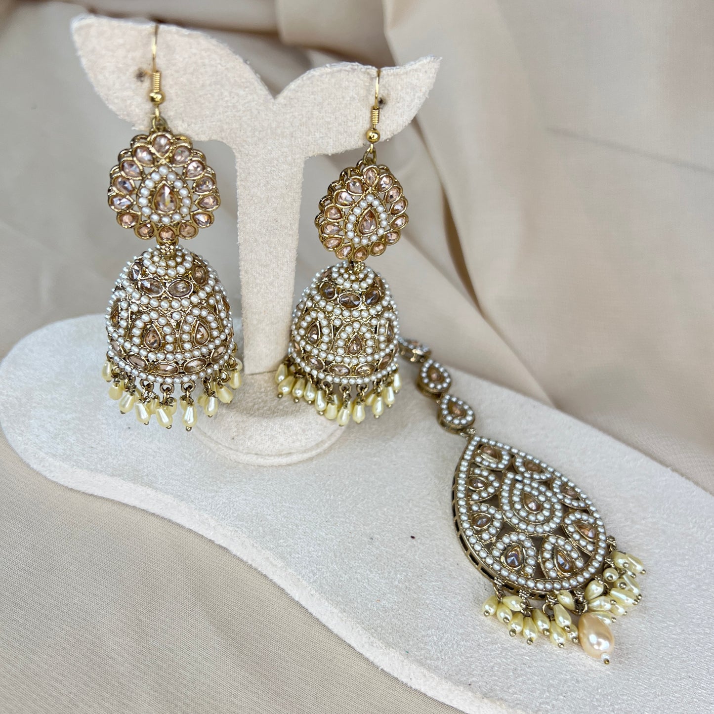 Nauratan Oversized Tikka & Jhumka Earring set