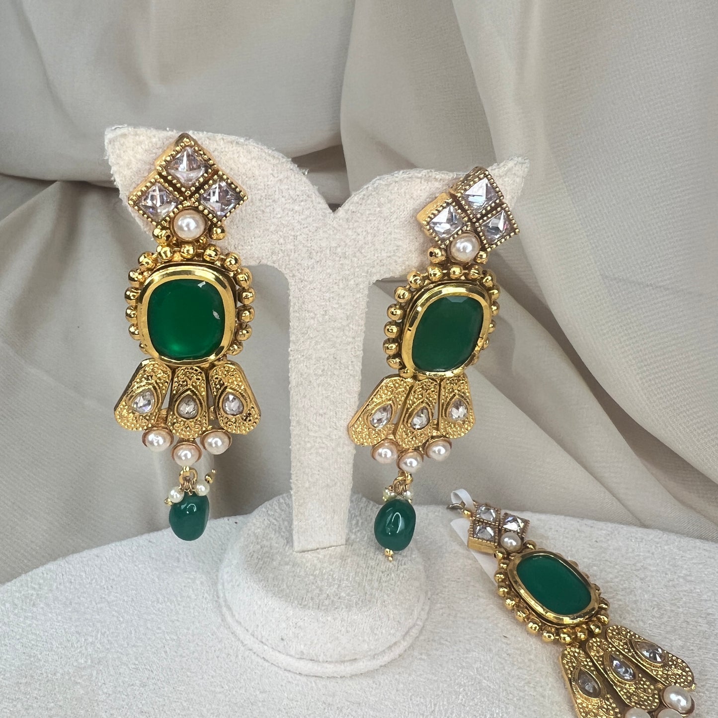 Kundan Earring and Tikka Set